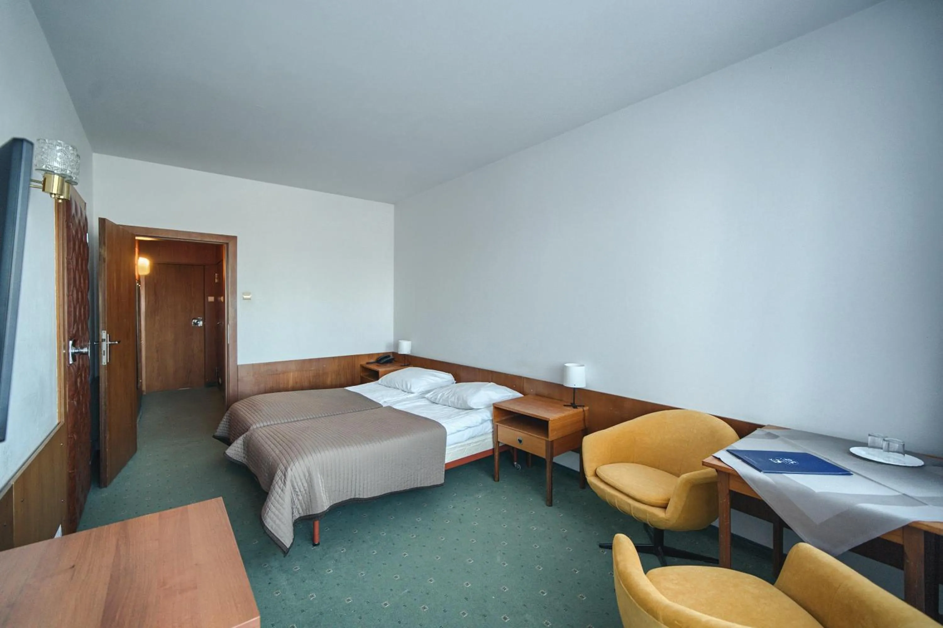 Bed in Zespół Tatry - Hotel Tatry i Budynek Turystyczny