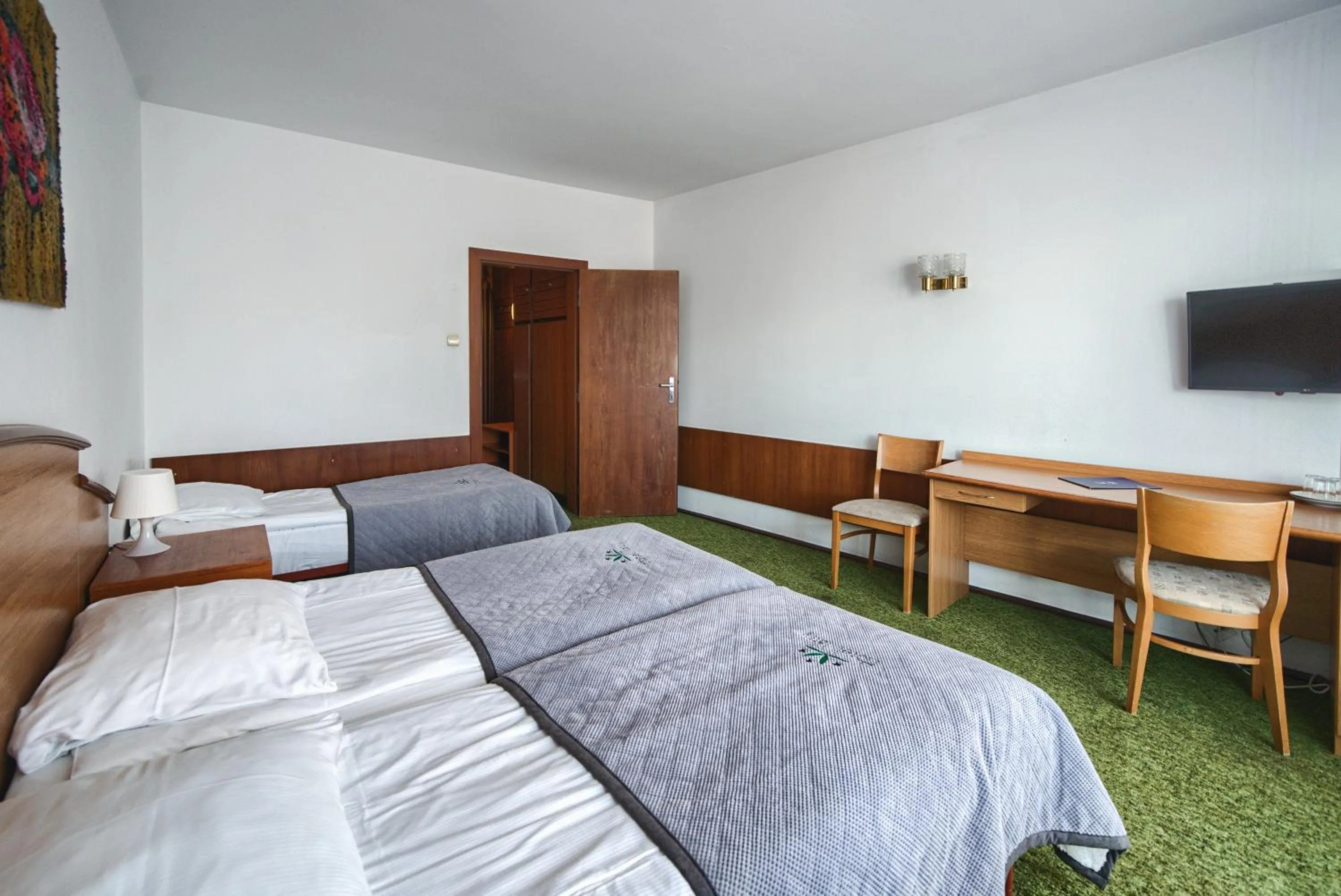 Bed in Zespół Tatry - Hotel Tatry i Budynek Turystyczny