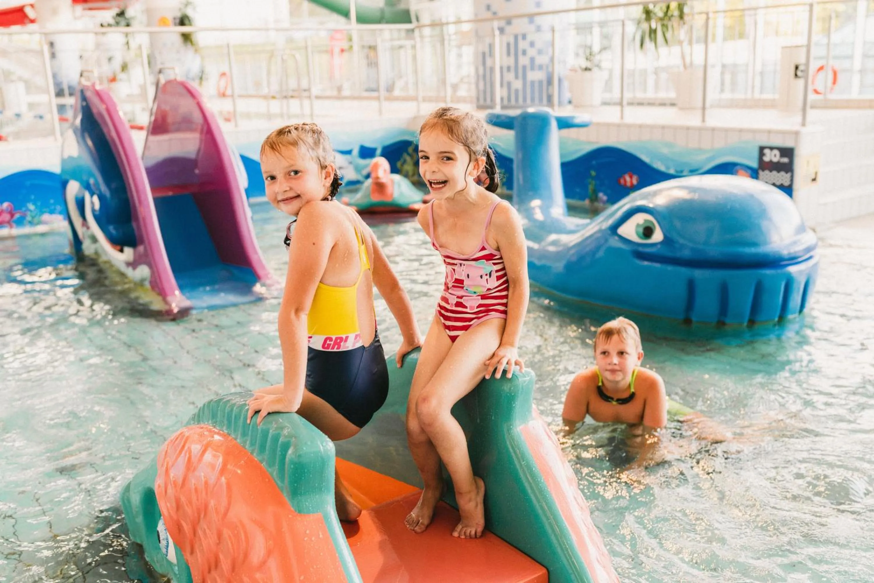 People in Zespół Tatry - Hotel Tatry i Budynek Turystyczny