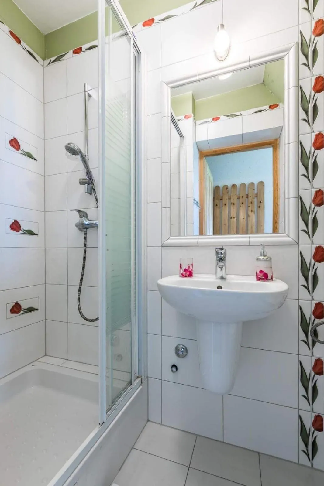 Shower in Willa Cetynka