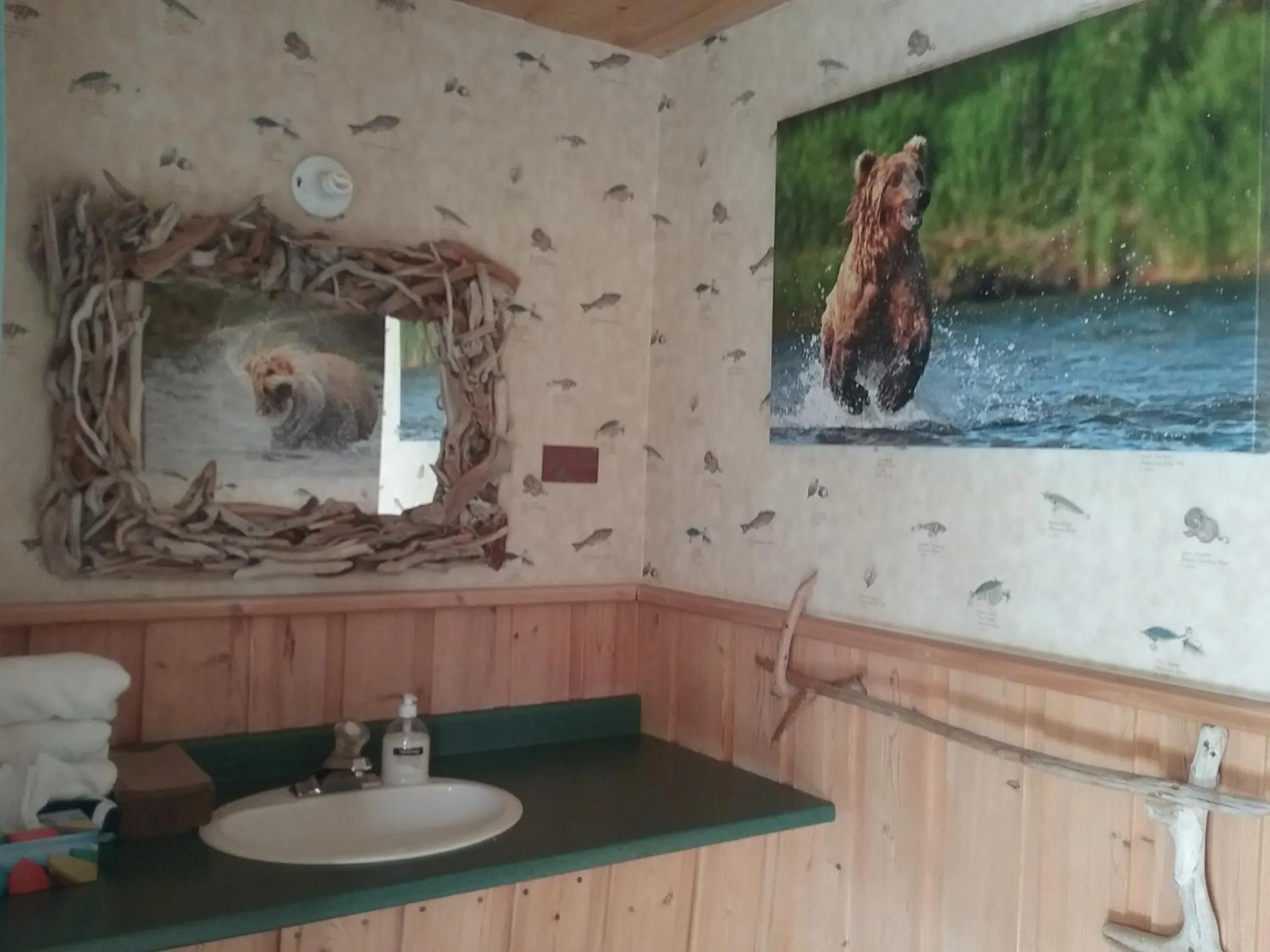 Bathroom in Eagle Bear Lodge