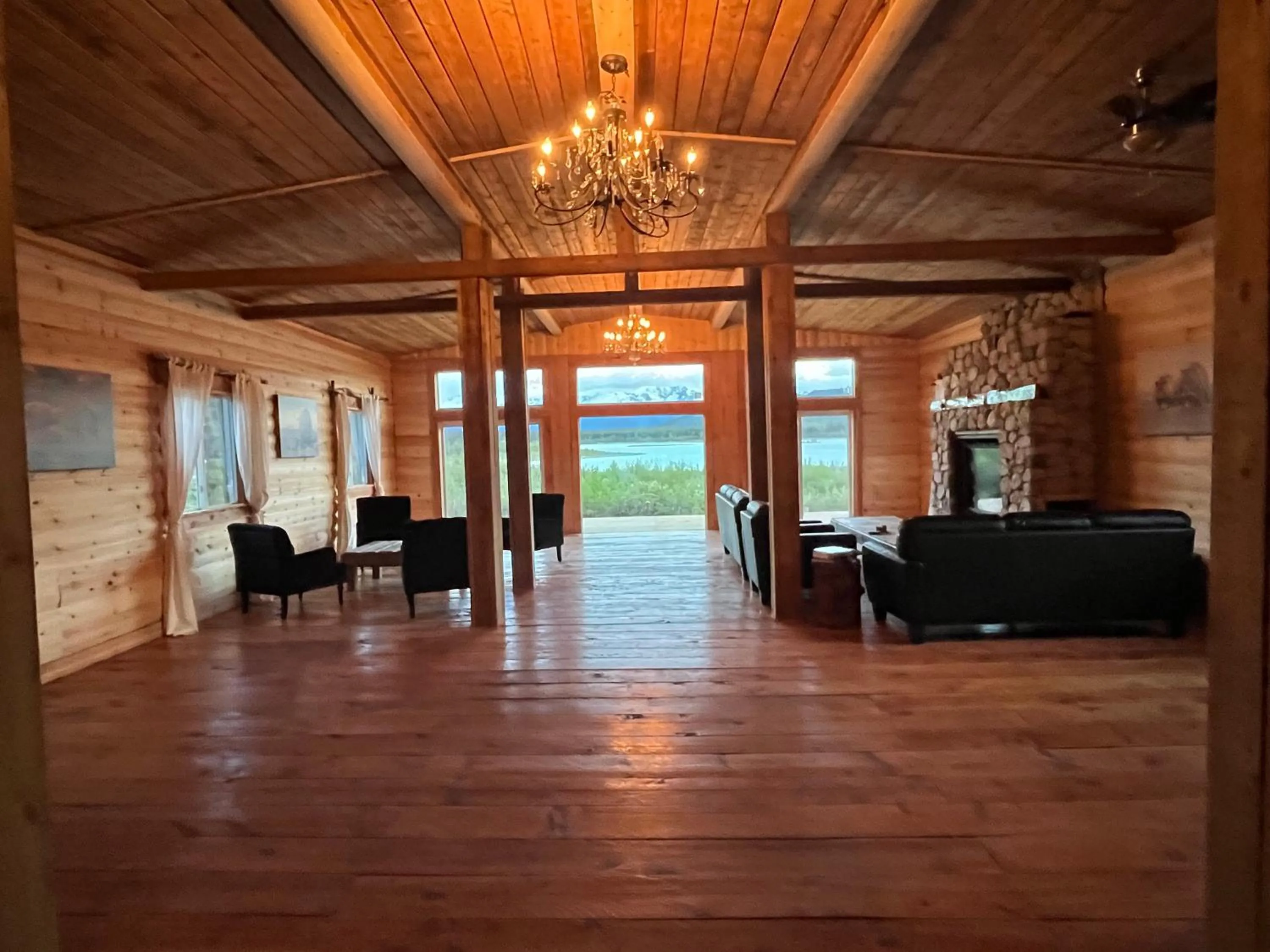 Library in Eagle Bear Lodge