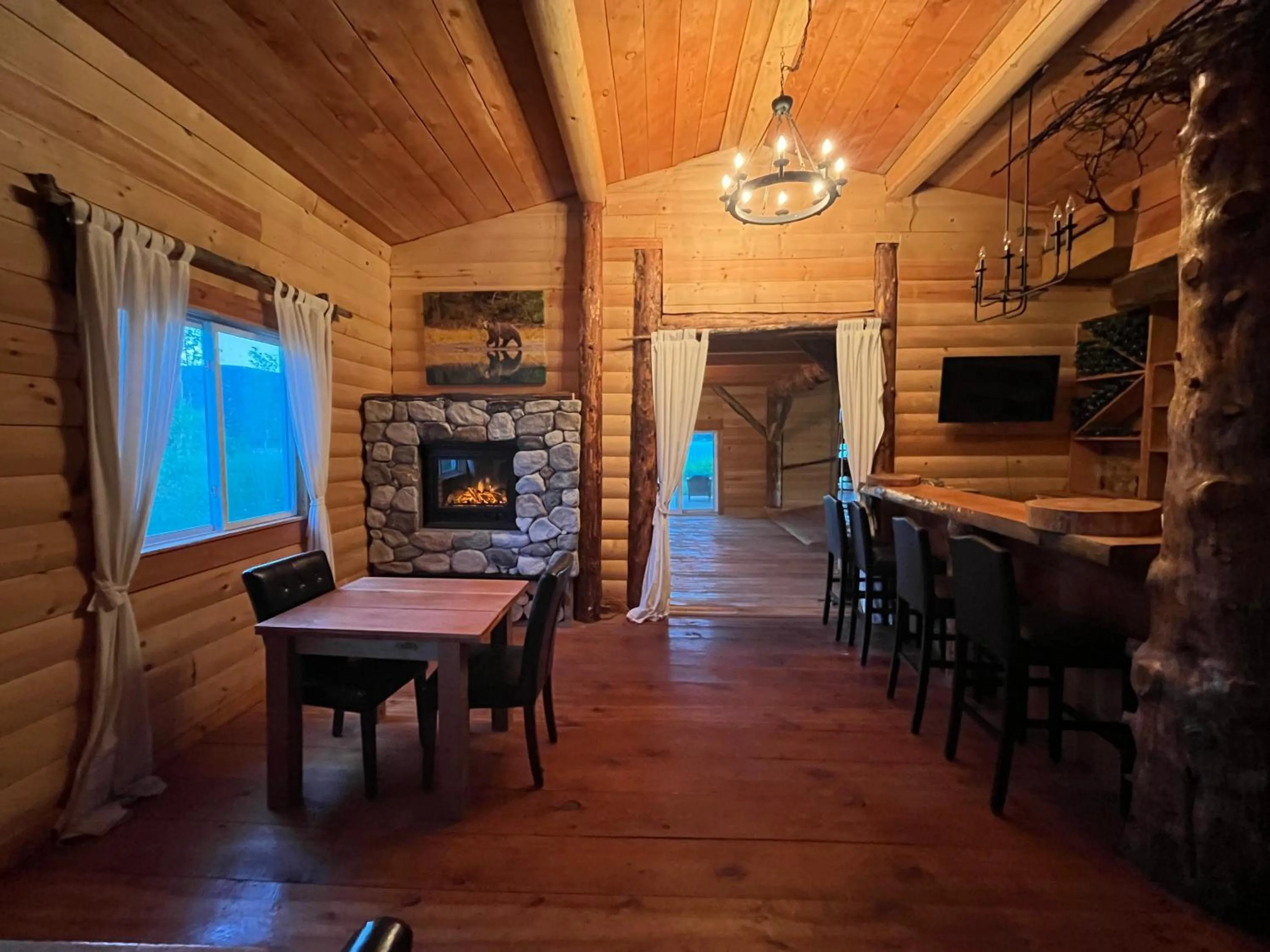Lounge or bar in Eagle Bear Lodge