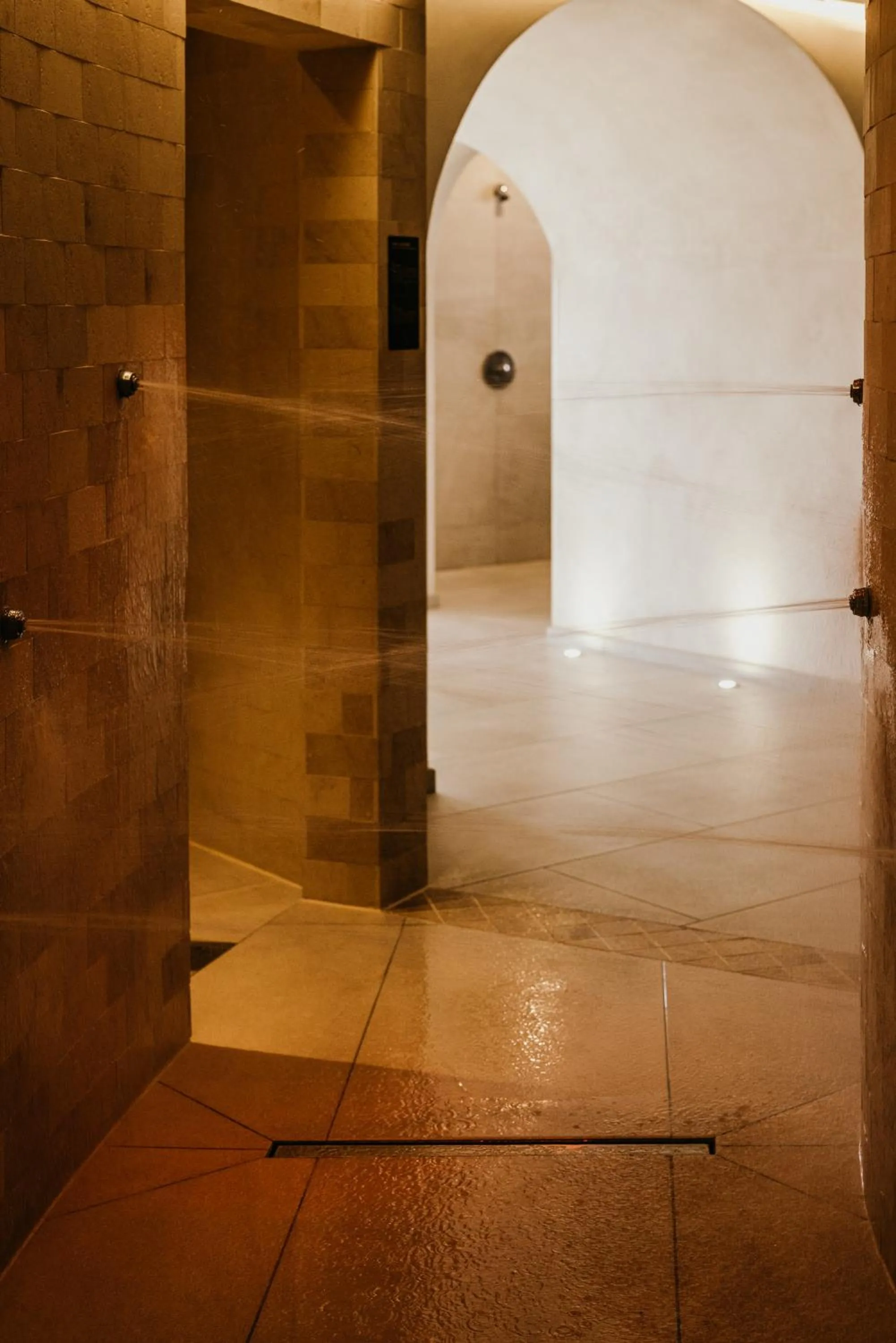 Spa and wellness centre/facilities in Domaine Du Roncemay - Hôtel, Restaurants, Spa & Golf