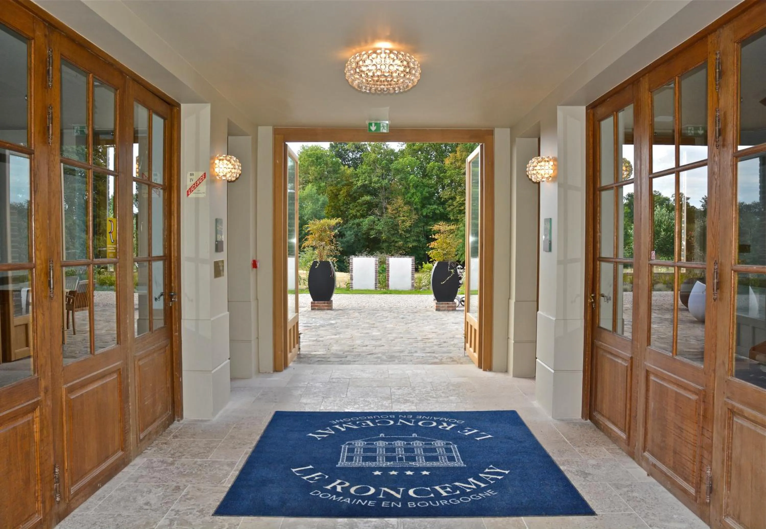 Lobby or reception in Domaine Du Roncemay - Hôtel, Restaurants, Spa & Golf