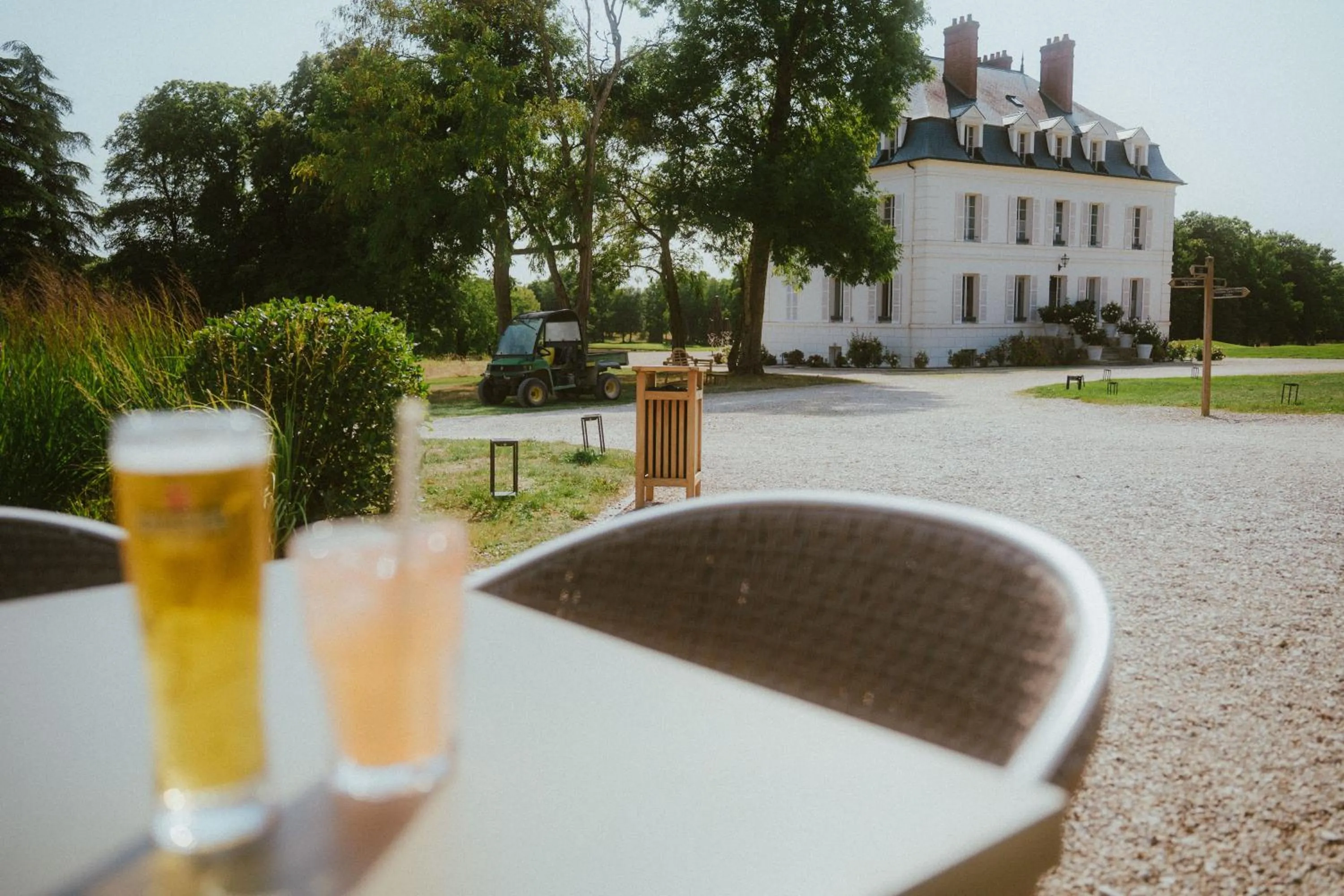 Lounge or bar in Domaine Du Roncemay - Hôtel, Restaurants, Spa & Golf