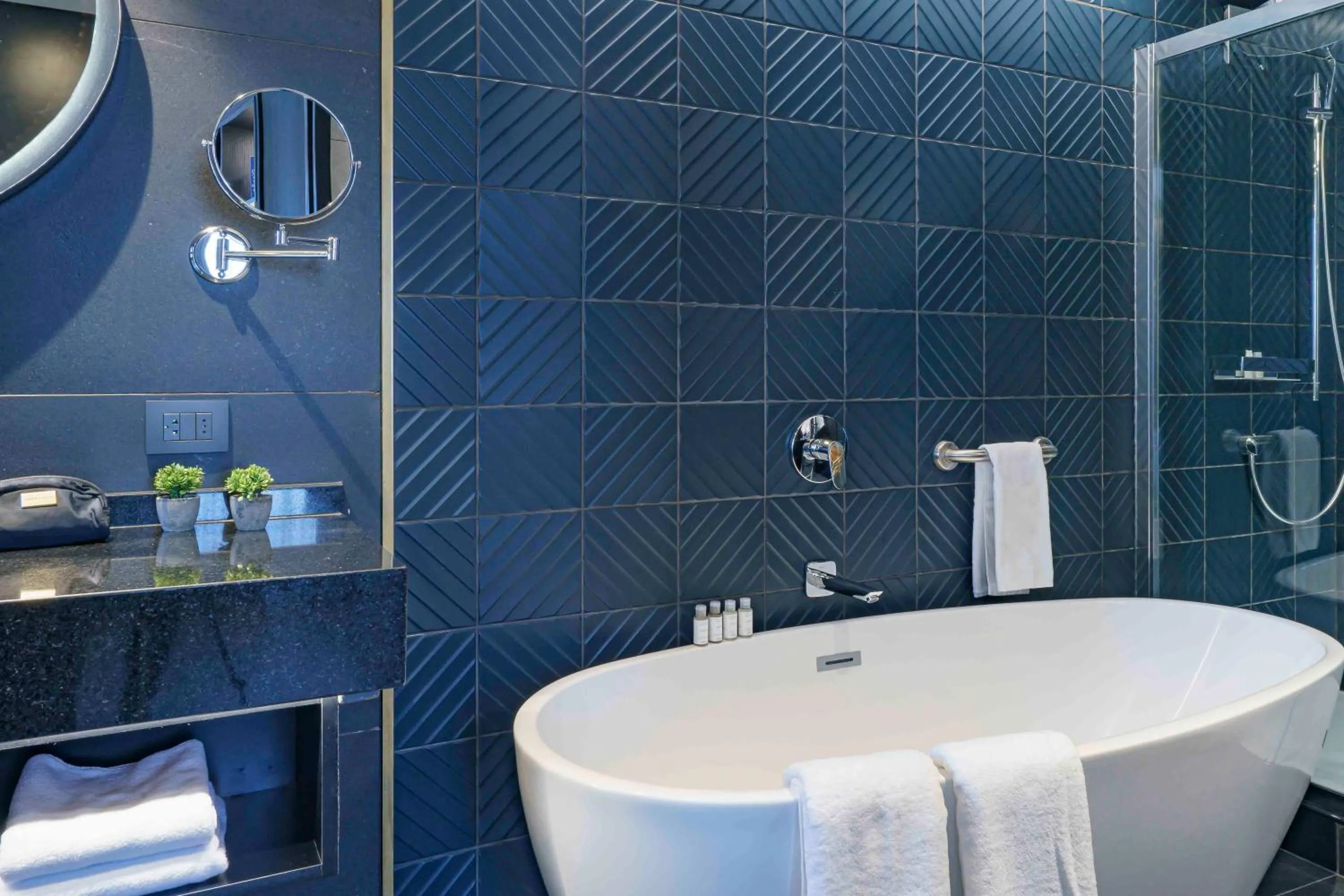 Bathroom in Pullman Santiago El Bosque