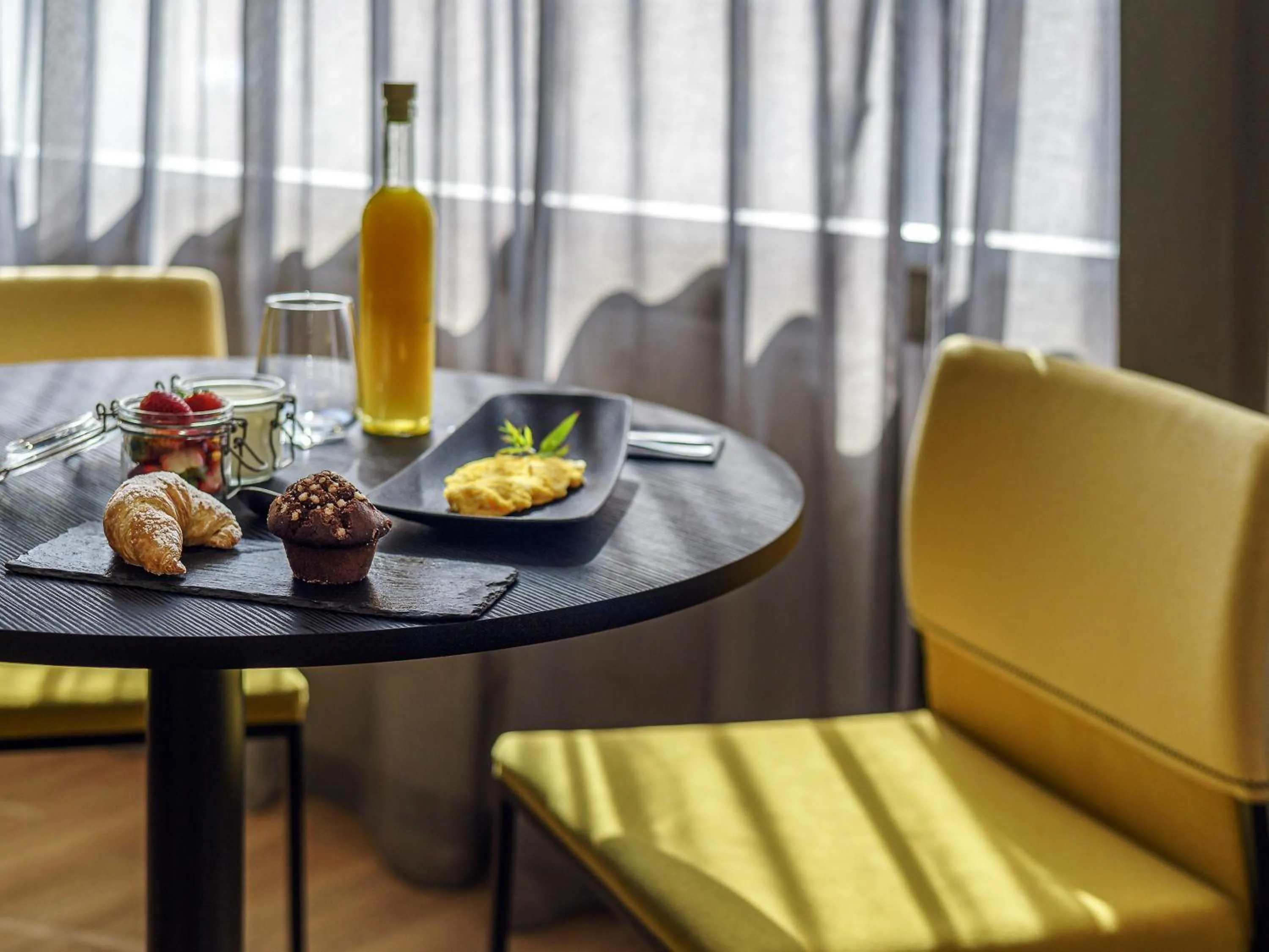 Bedroom in Pullman Santiago El Bosque