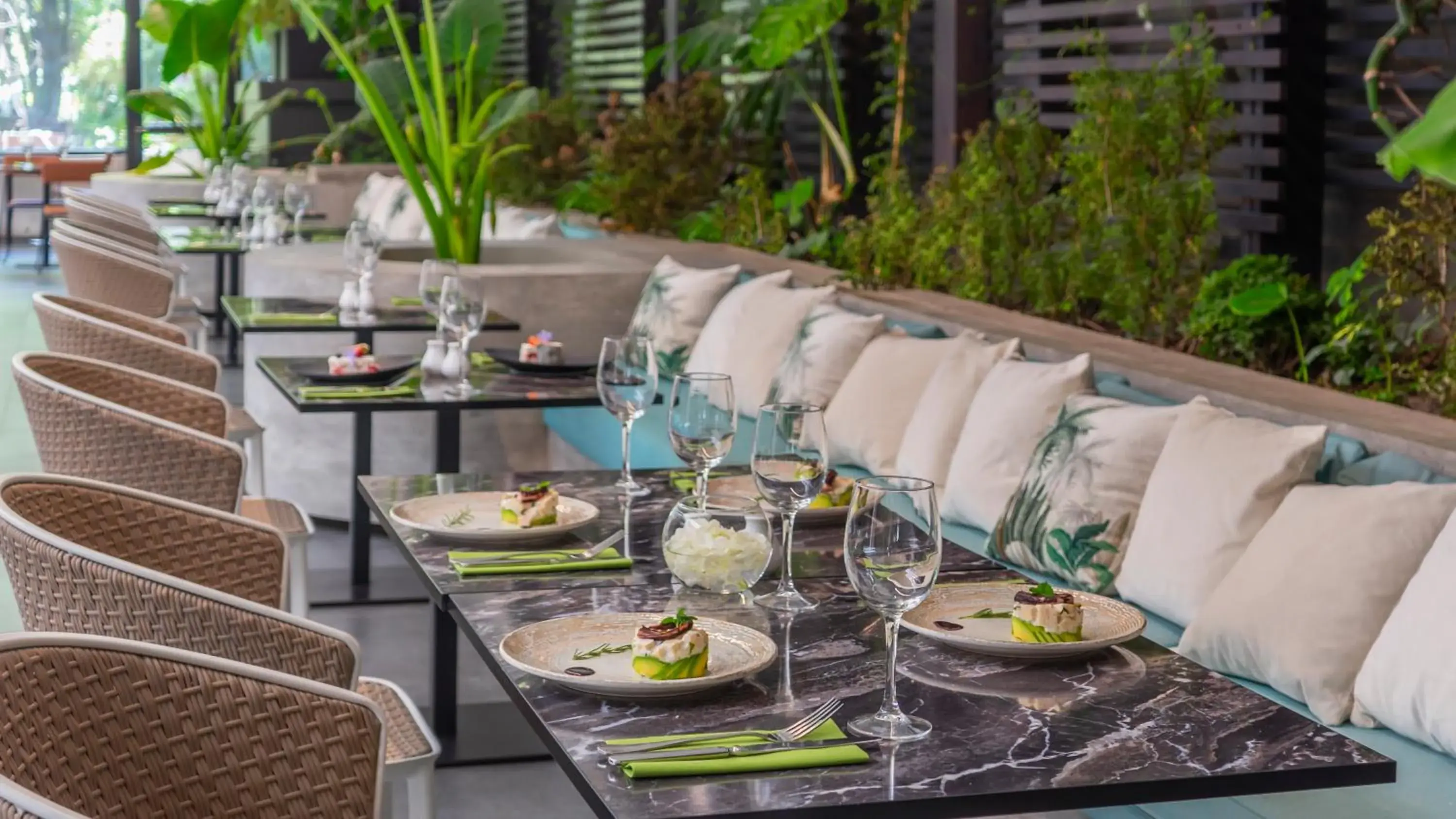 Restaurant/places to eat in Pullman Santiago El Bosque Restaurant/places to eat in Pullman Santiago El Bosque