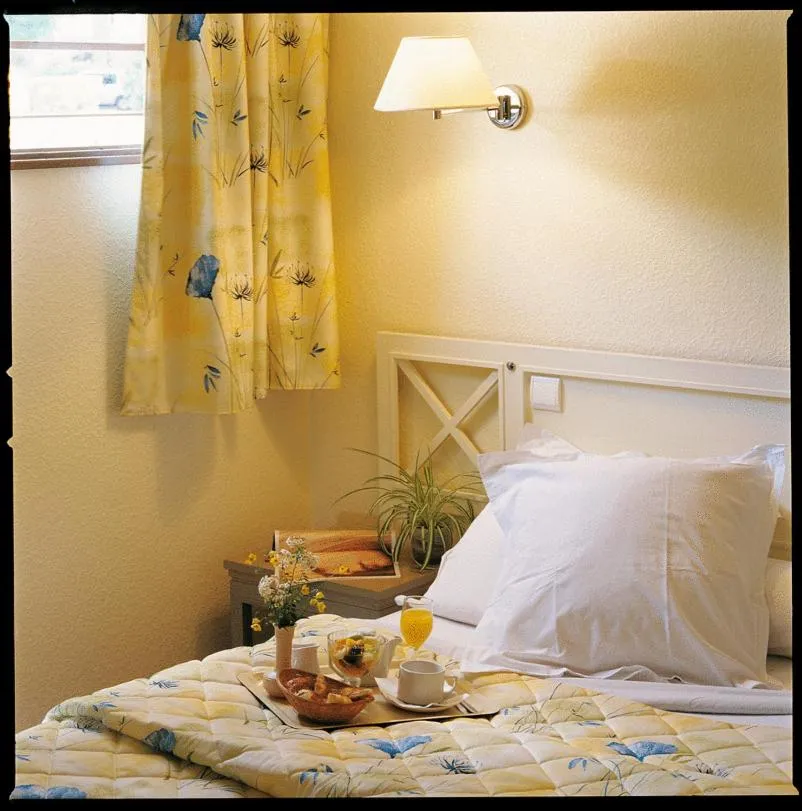 Photo of the whole room, Bed in Hotel-Restaurant Du Lac