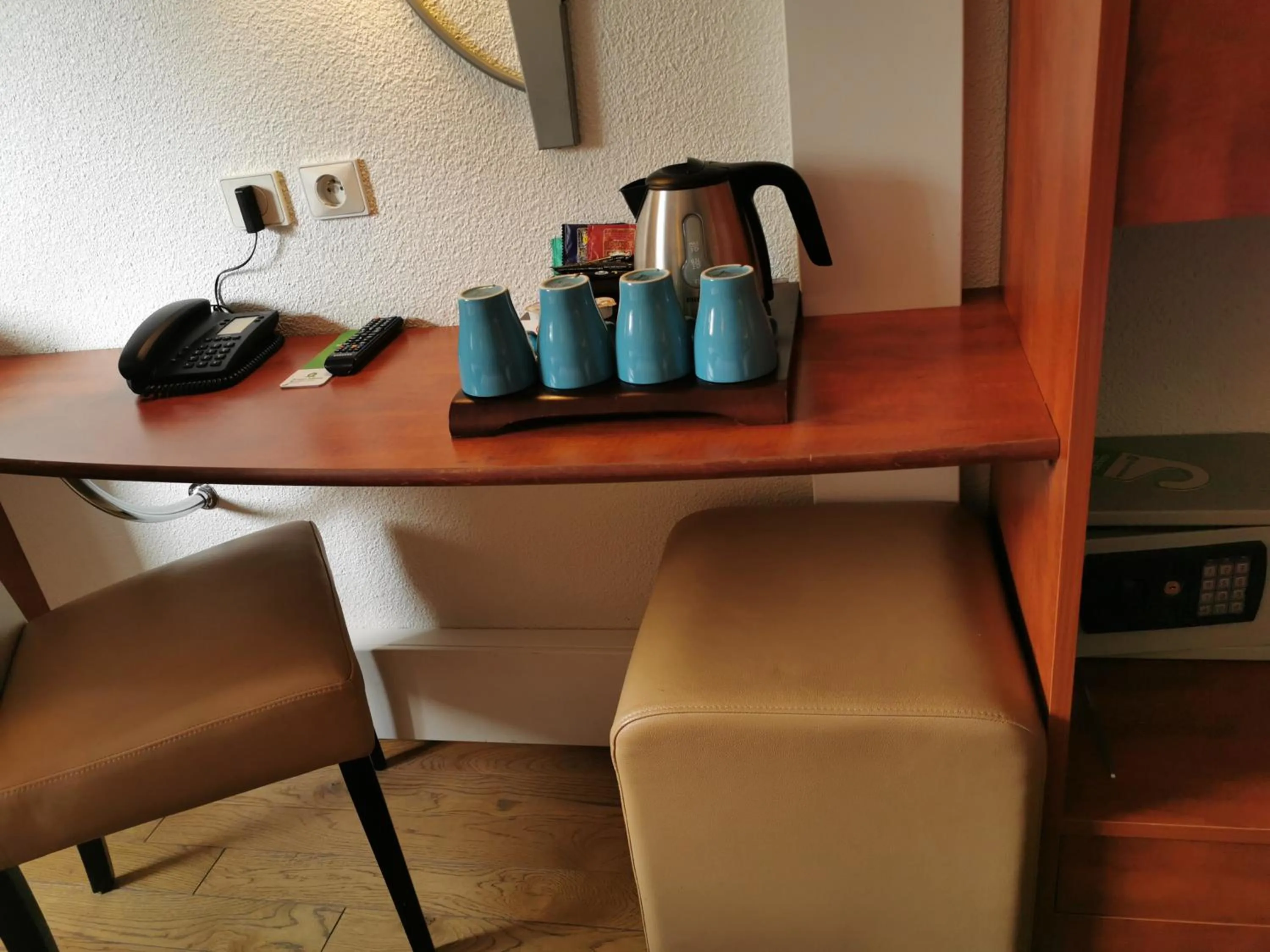 Coffee/tea facilities in Greenhotels Roissy Parc des Expositions