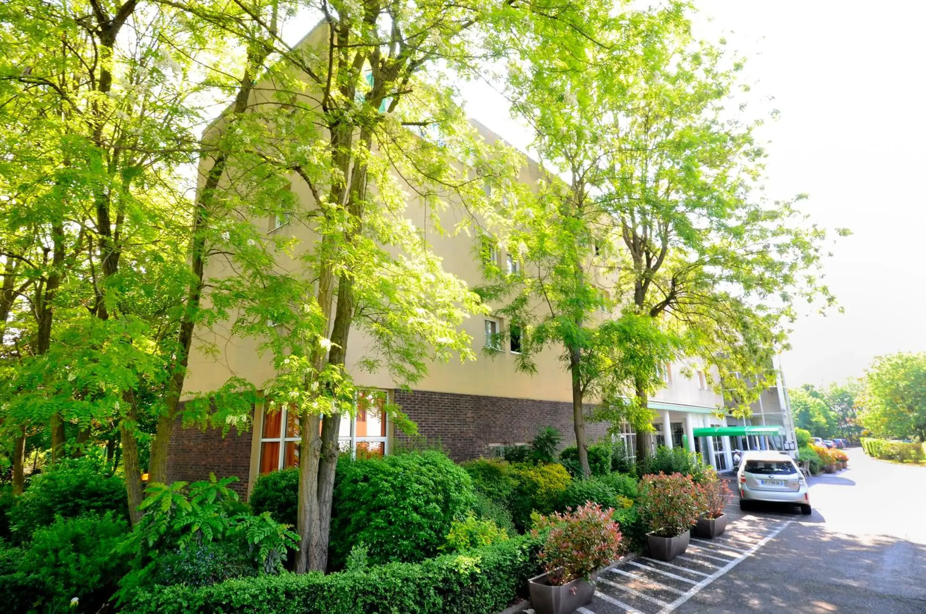 Facade/entrance in Greenhotels Roissy Parc des Expositions