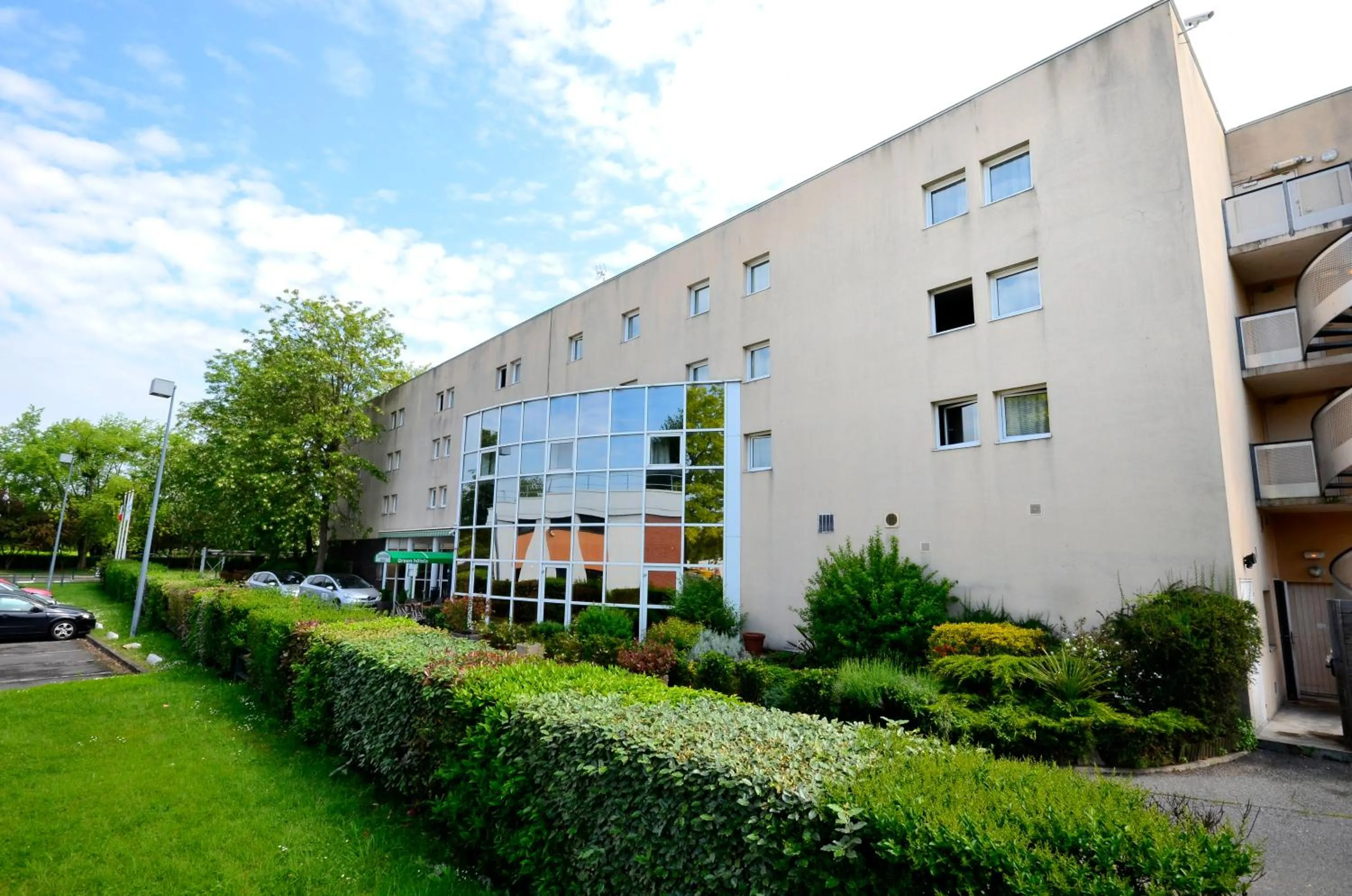 Facade/entrance in Greenhotels Roissy Parc des Expositions