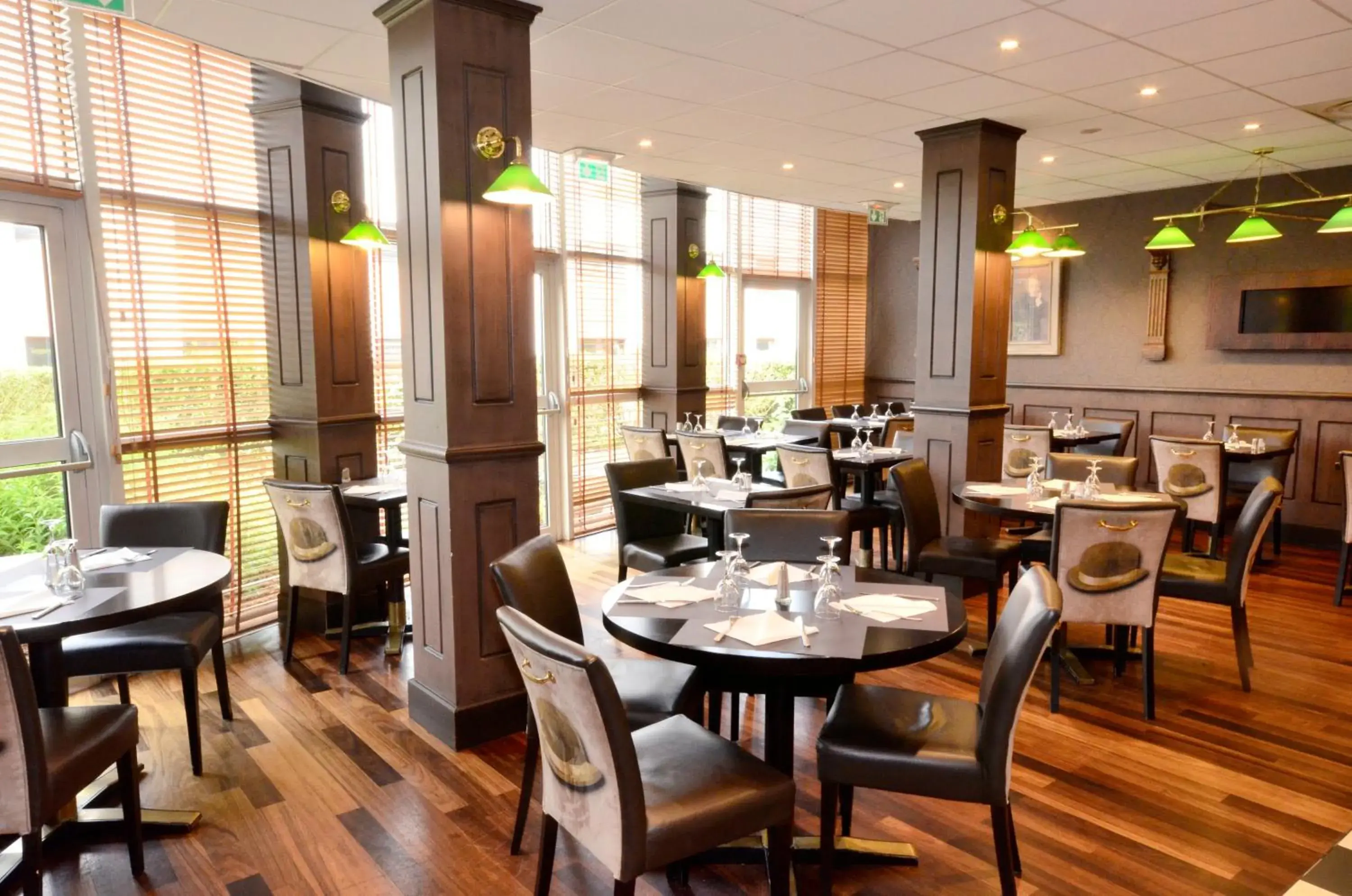 Lounge or bar, Restaurant/Places to Eat in Greenhotels Roissy Parc des Expositions
