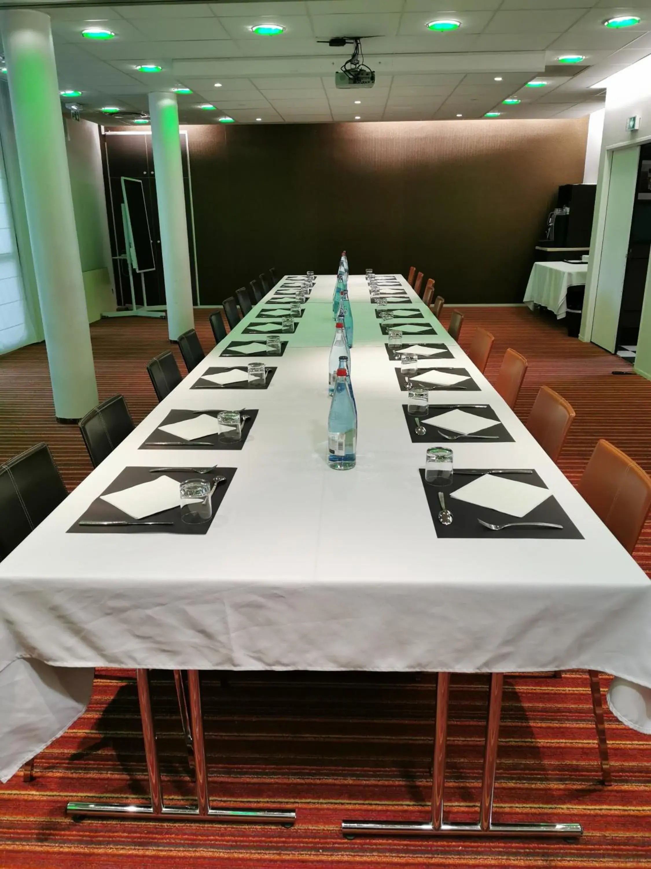 Business facilities in Greenhotels Roissy Parc des Expositions