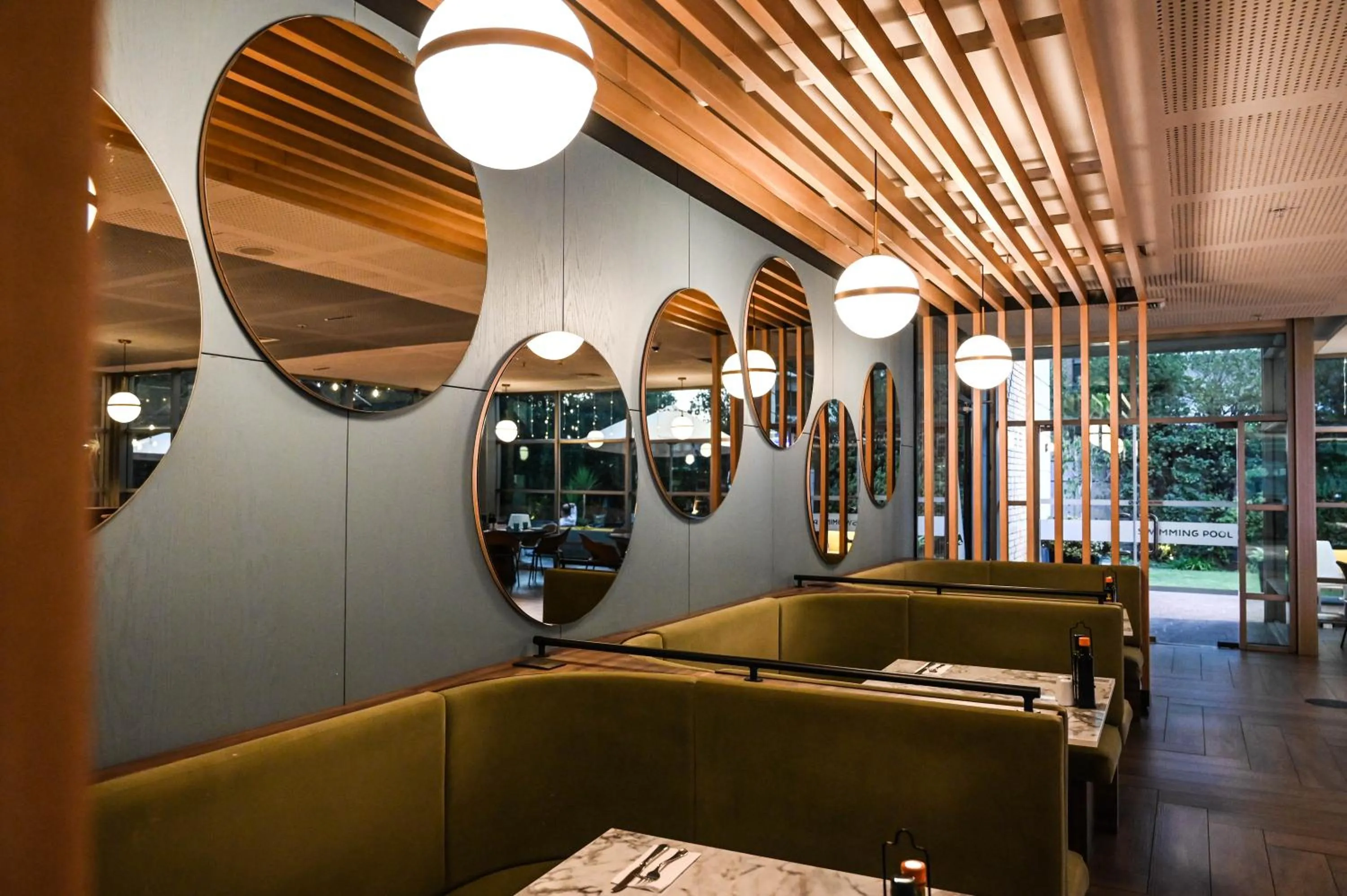 Restaurant/places to eat in Novotel Santiago Las Condes