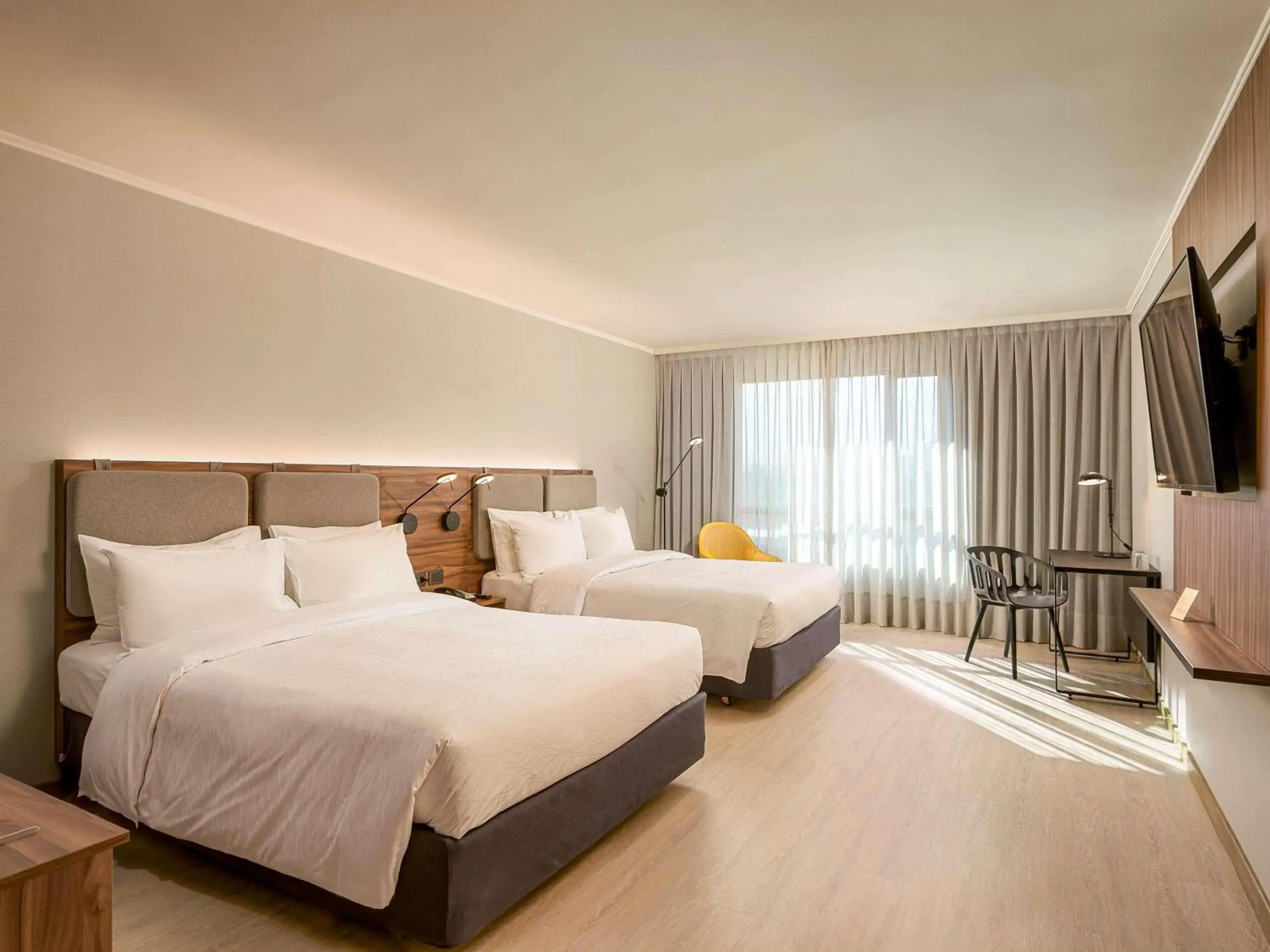 Standard Queen Room with Two Queen Beds in Novotel Santiago Las Condes Standard Queen Room with Two Queen Beds in Novotel Santiago Las Condes