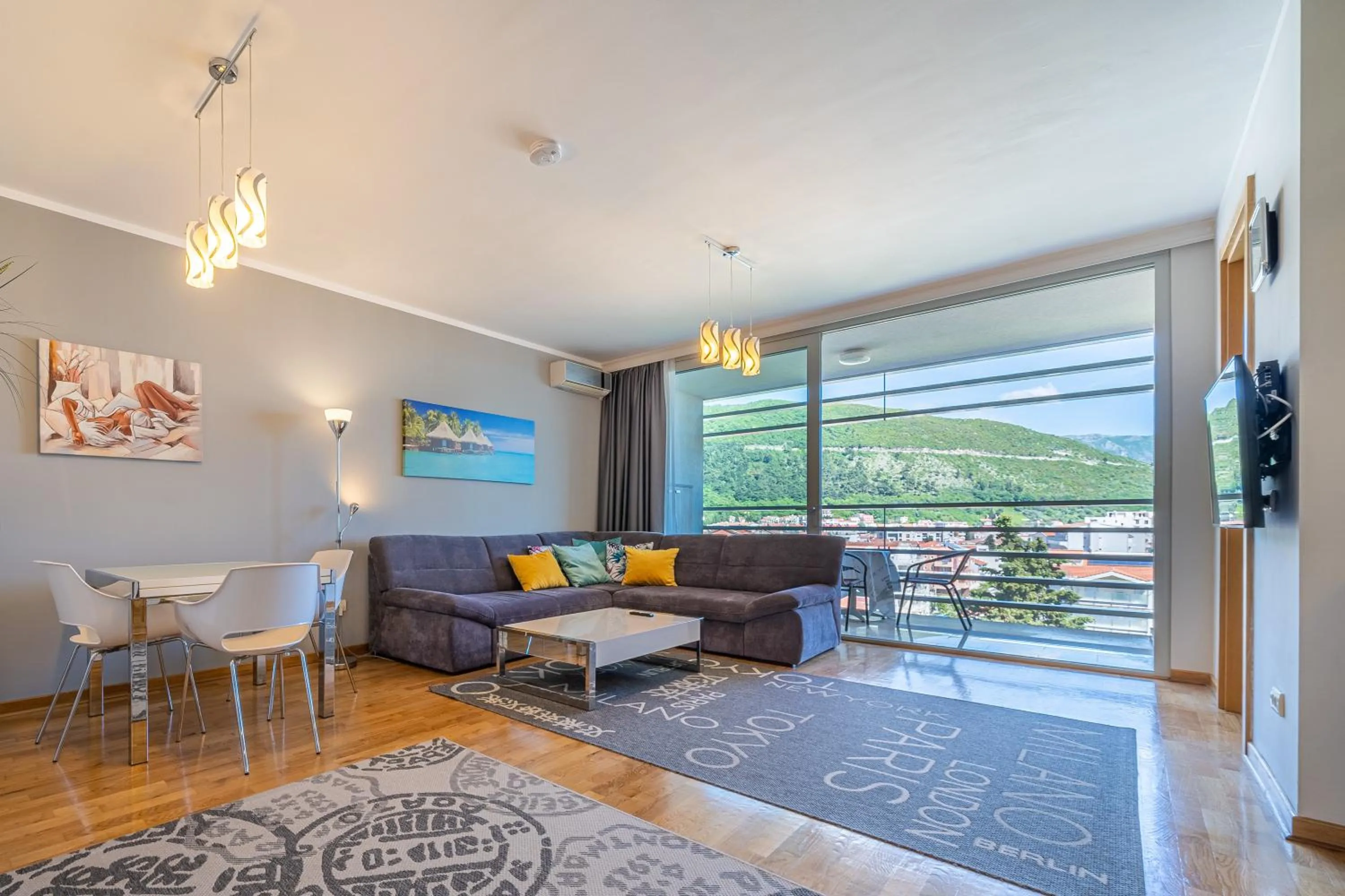 Apt "Budva" with Sea View and Garage Parking