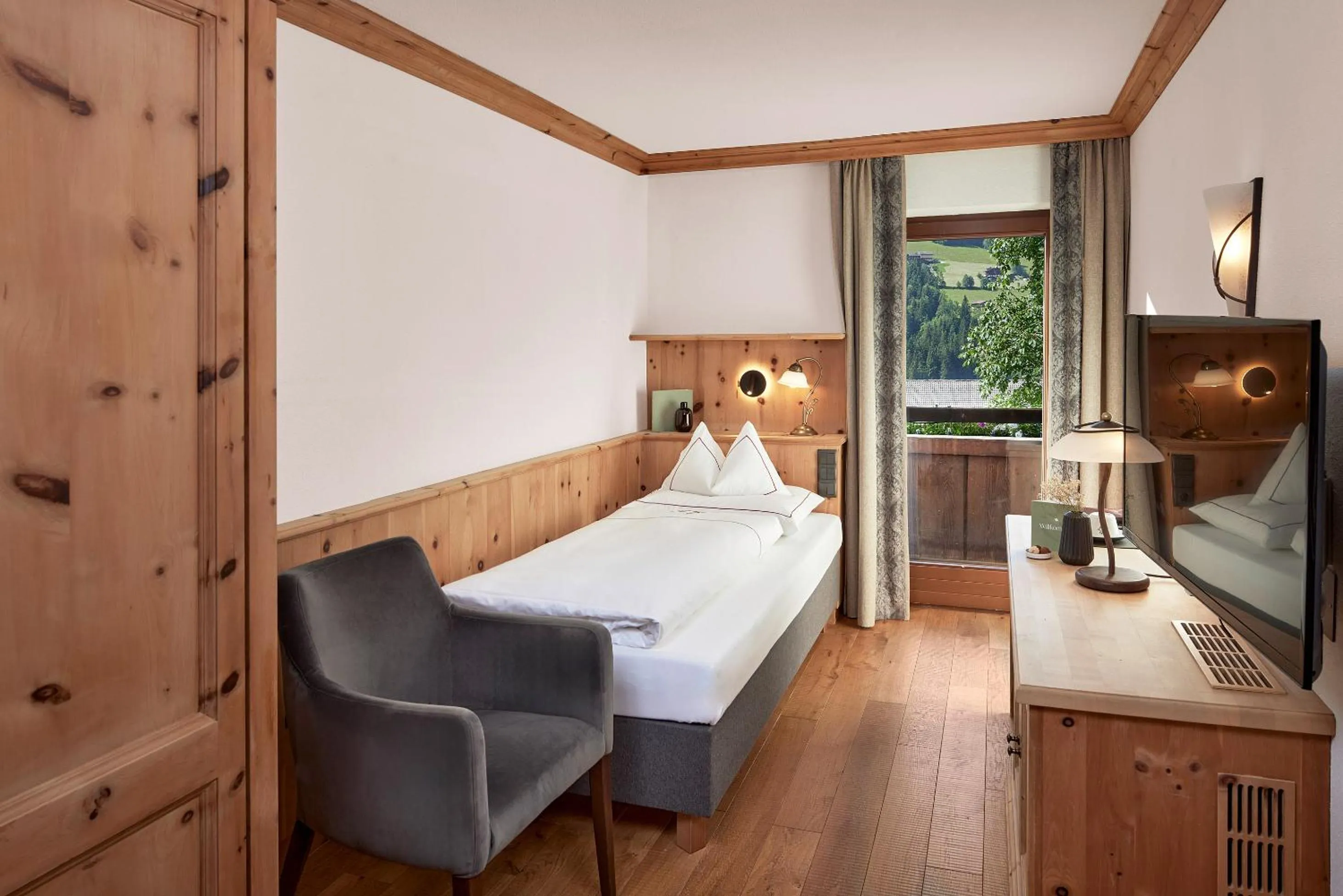 Bed in Der Böglerhof - pure nature spa resort