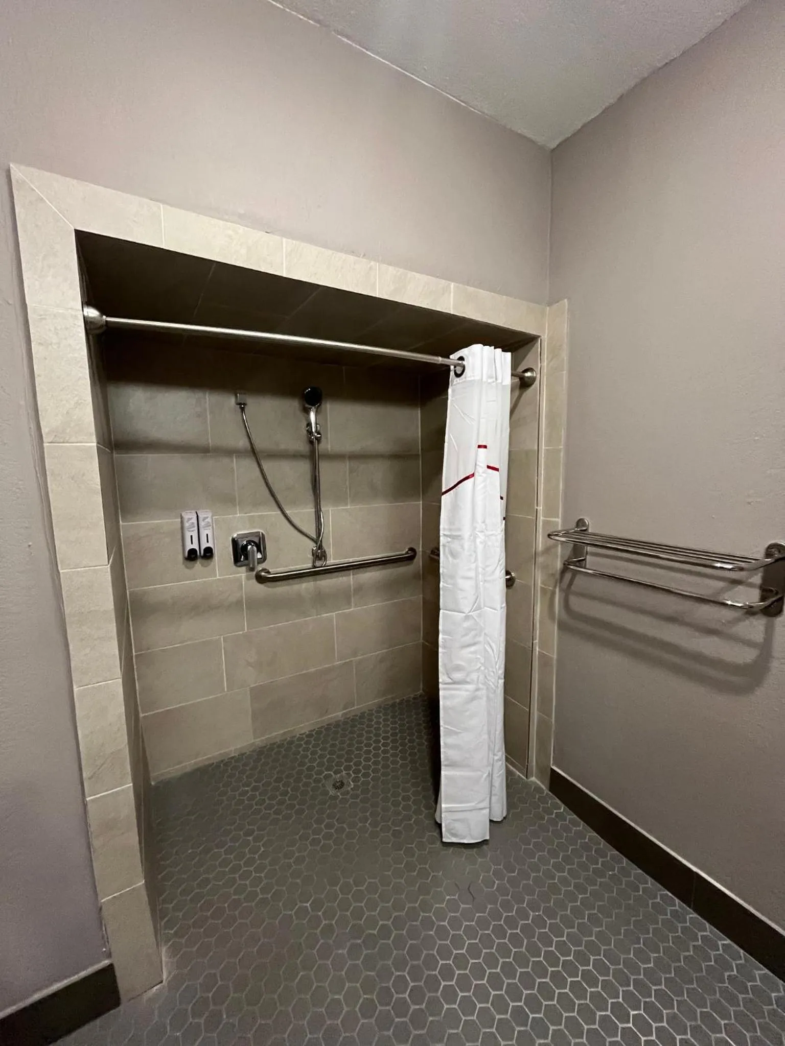 Bathroom in Quality Suites North IH 35