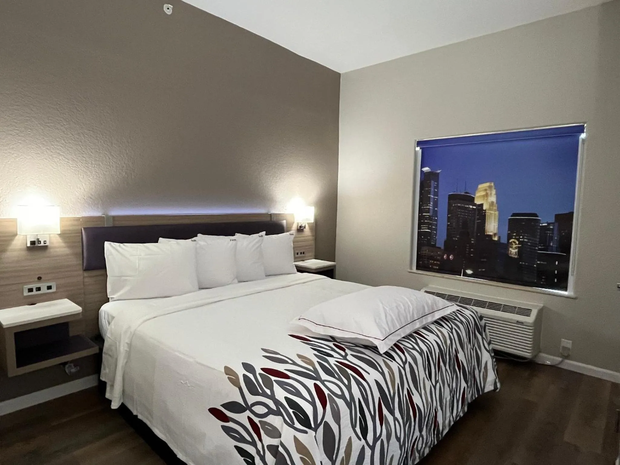 Bedroom, Bed in Quality Suites North IH 35