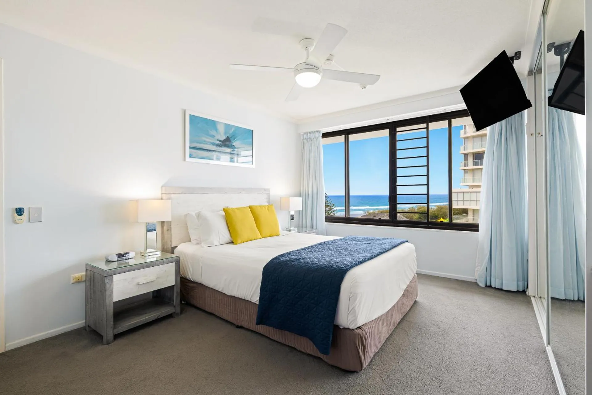 Bed in South Pacific Plaza - Official