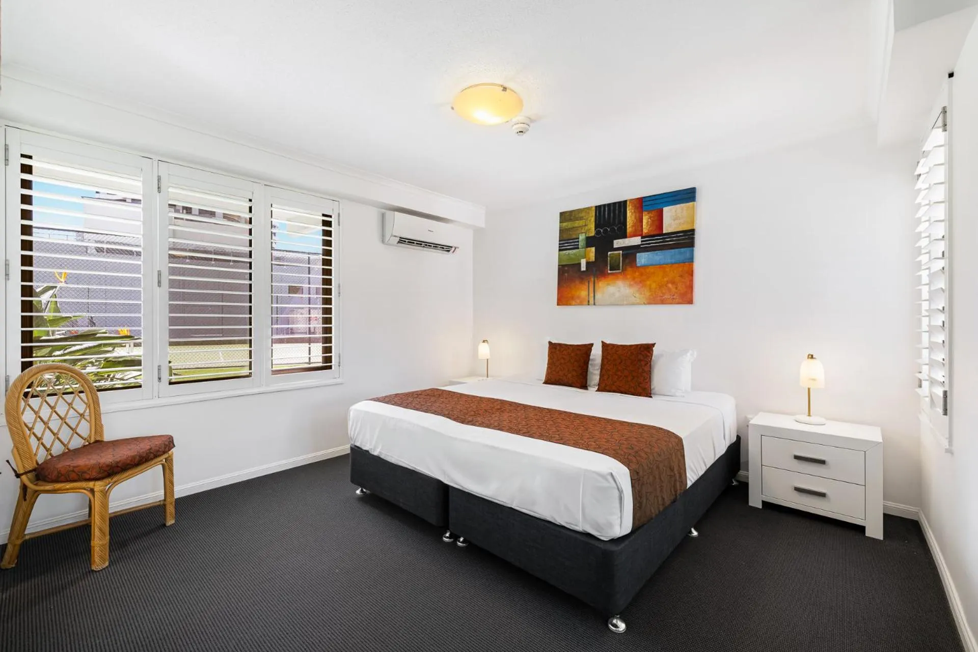 Bed in South Pacific Plaza - Official