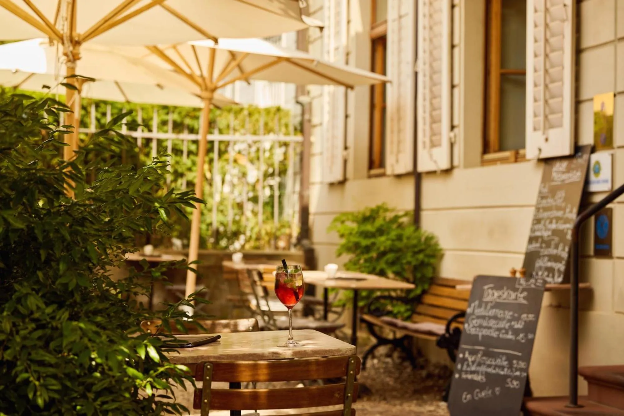 Lounge or bar in Gast - und Kulturhaus Der Teufelhof Basel