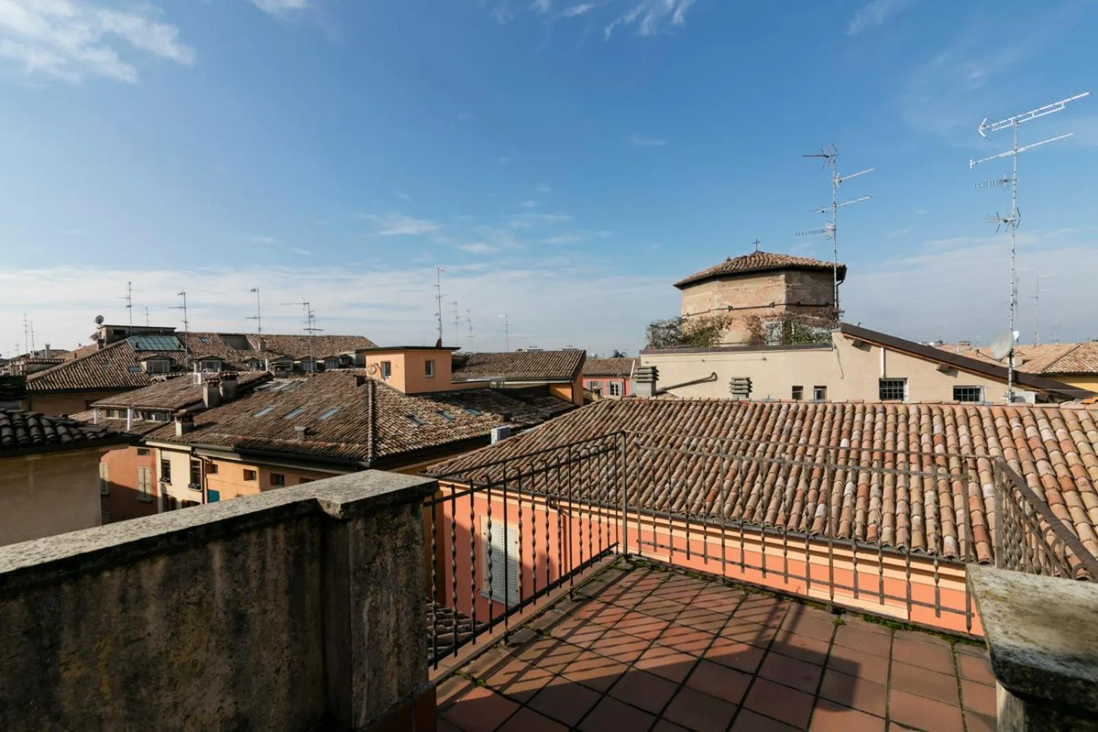 Day in Albergo Delle Notarie