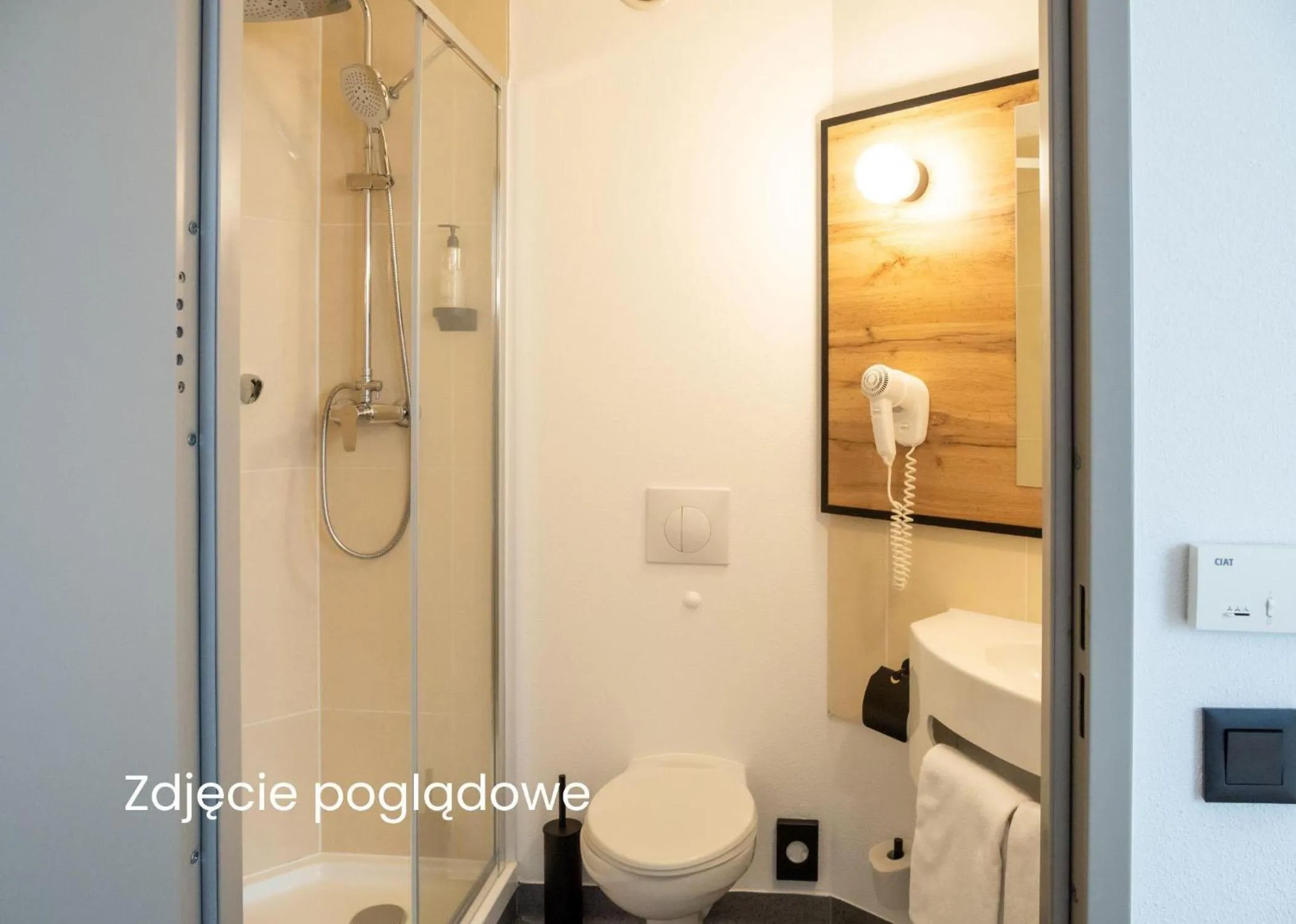 Bathroom in B&B HOTEL Toruń