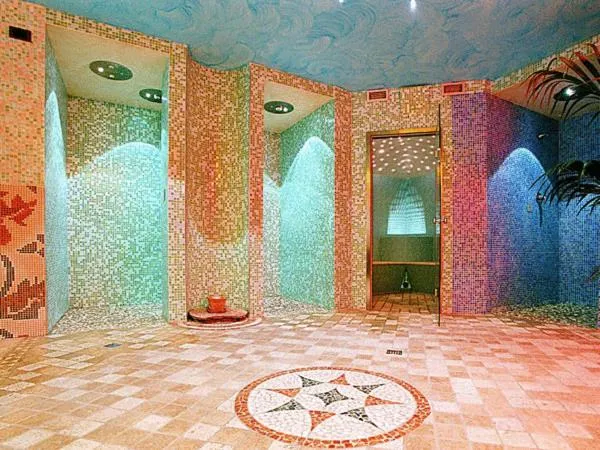 Shower in Hotel Ferrari