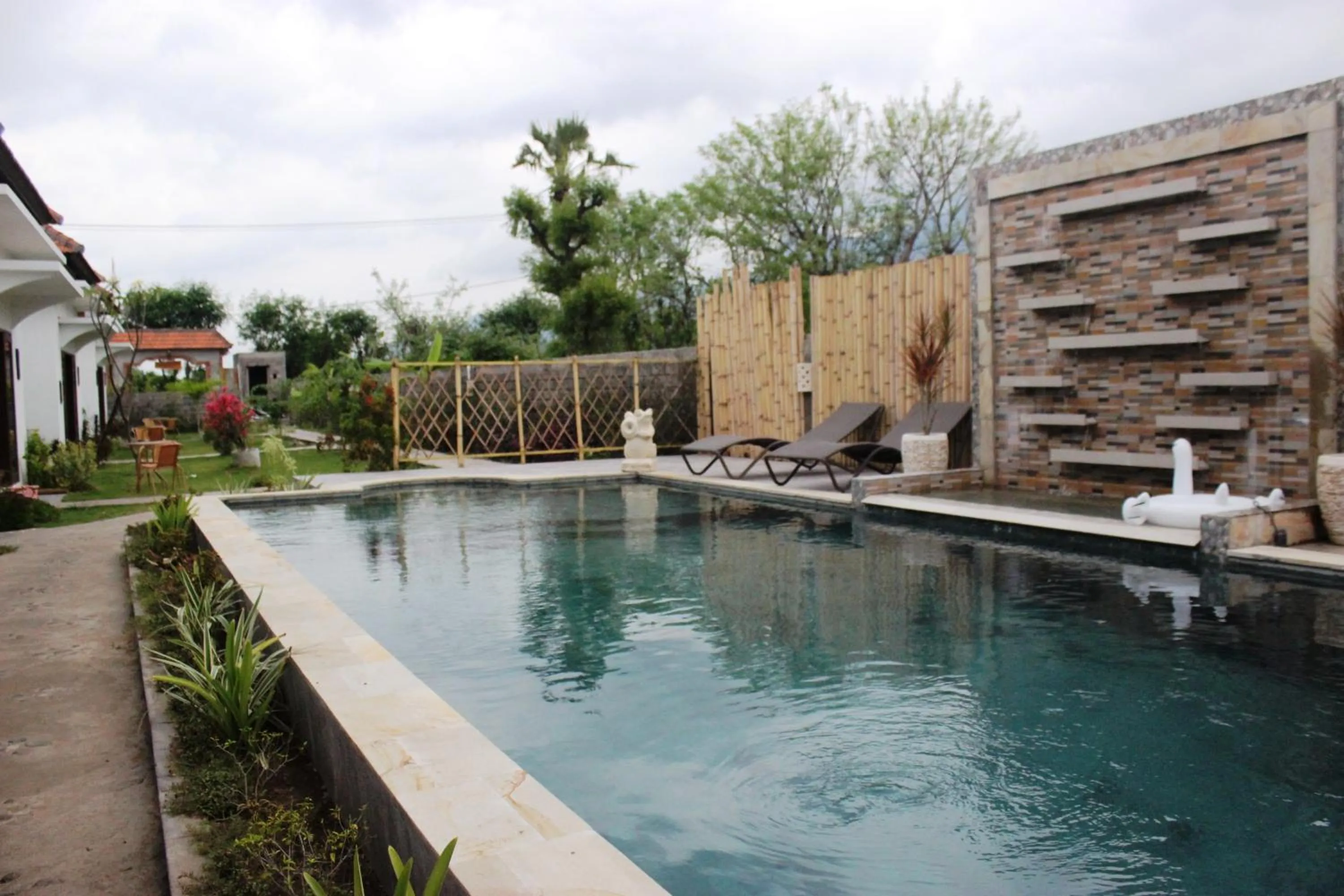Swimming pool in The Barari Villas