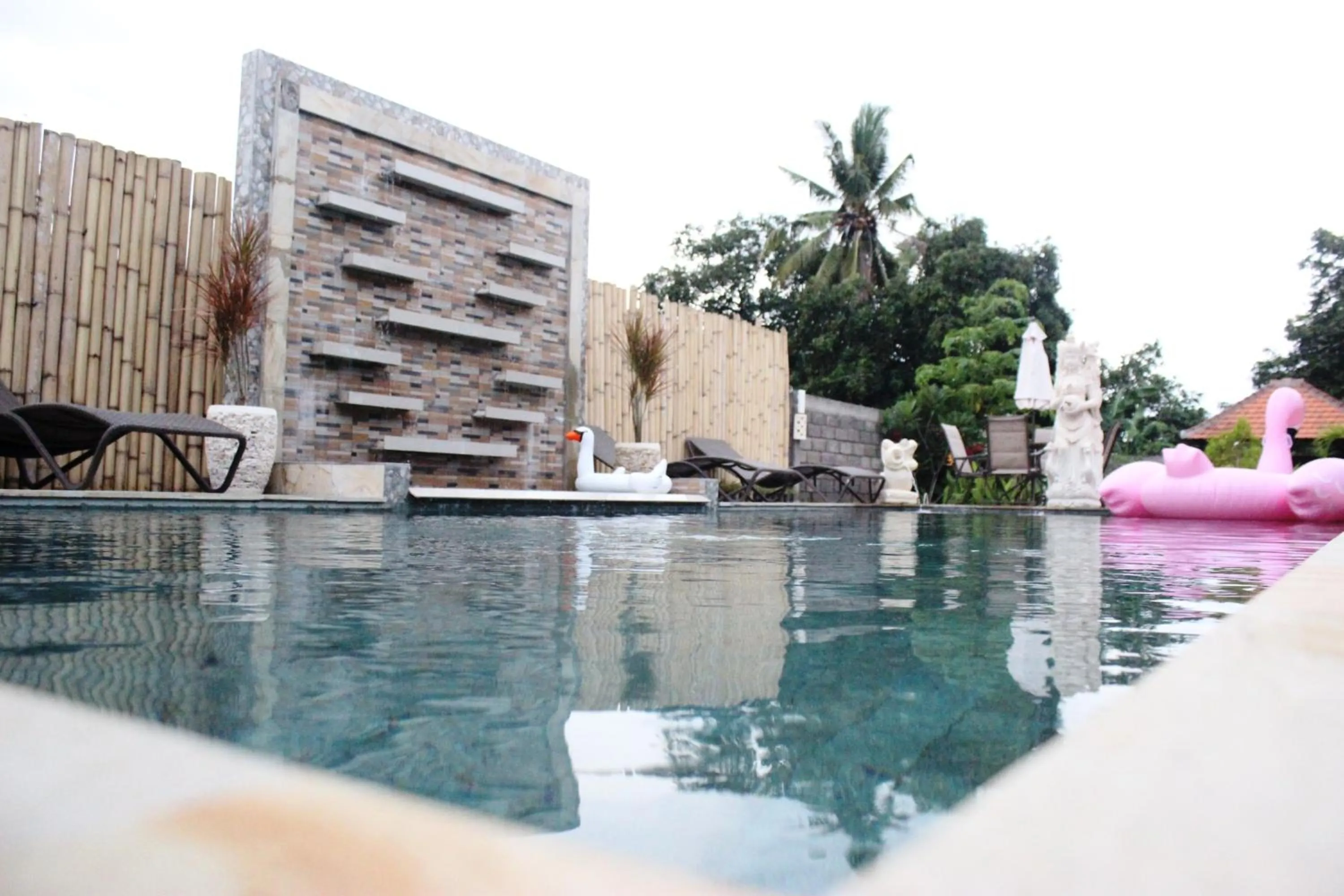 Swimming pool in The Barari Villas