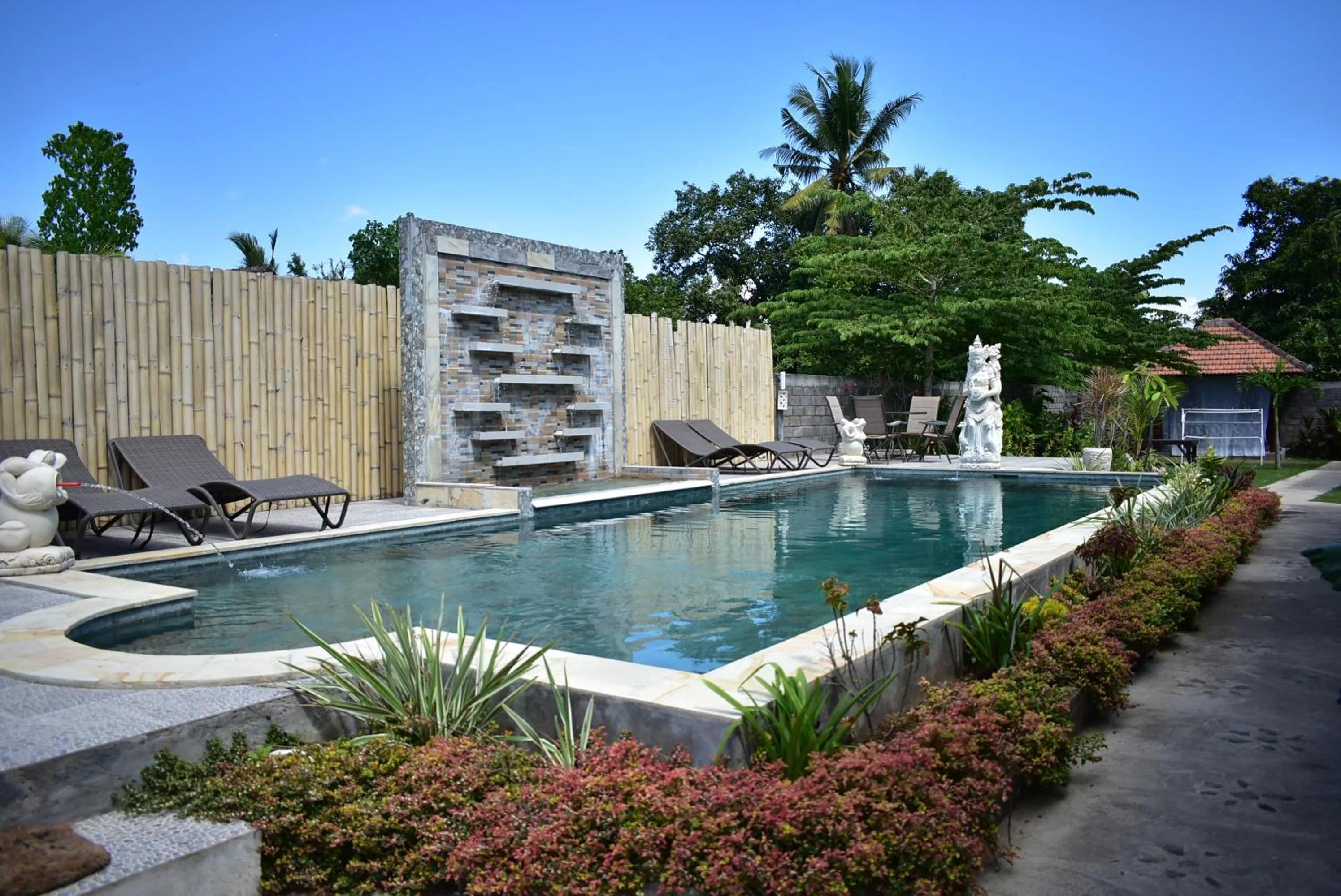 Swimming pool in The Barari Villas