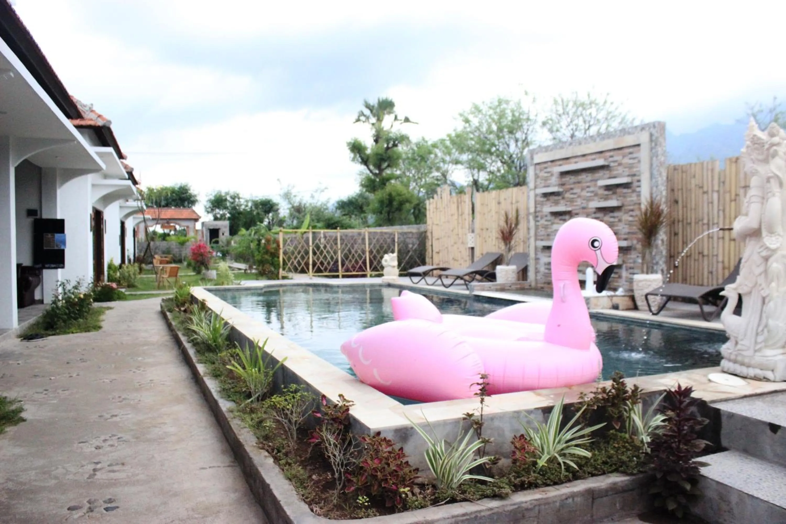 Swimming pool in The Barari Villas