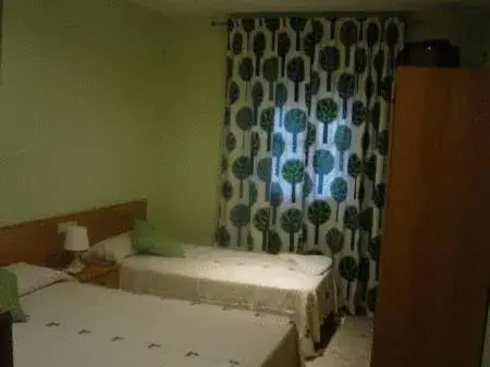Double or Twin Room in Hostal Emilio Barajas Double or Twin Room in Hostal Emilio Barajas
