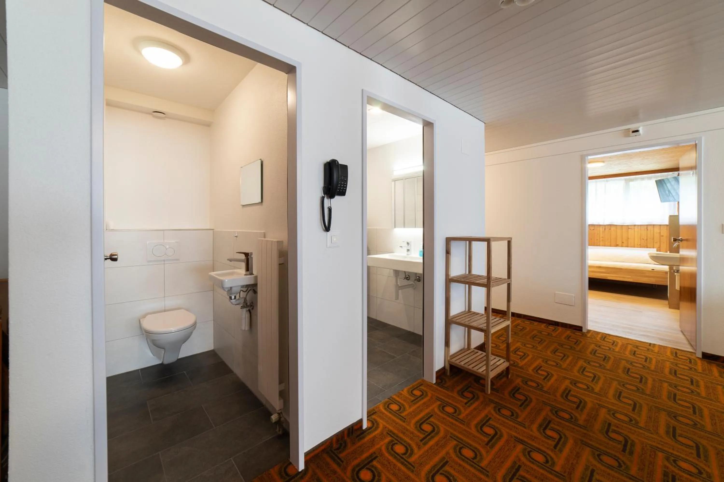 Shower in Hotel Sonne