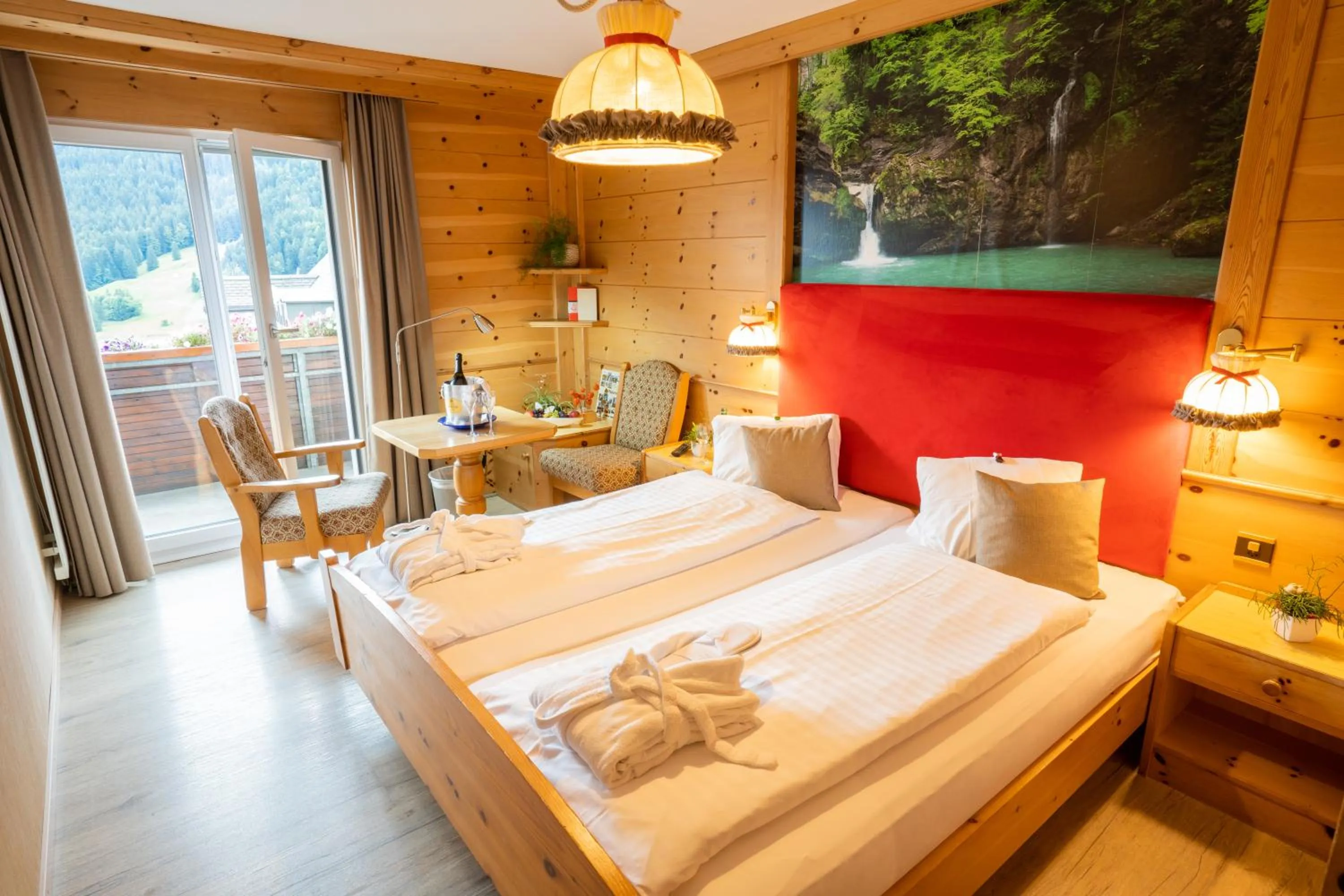 Photo of the whole room, Bed in Hotel Sonne