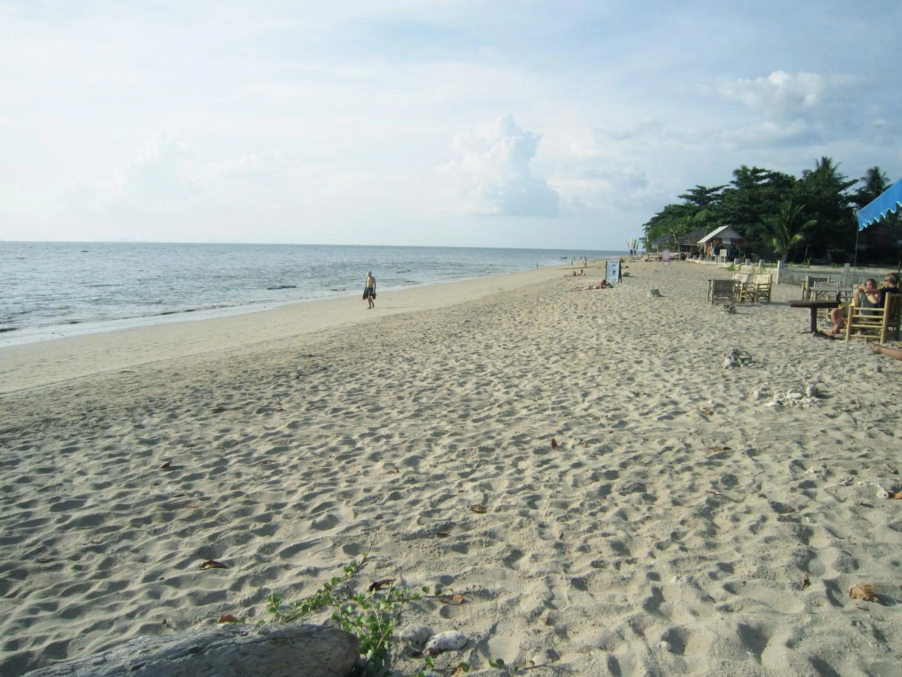Beach in Tropicana Lanta Resort