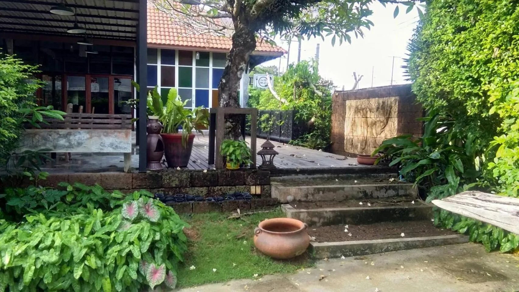 Restaurant/places to eat in Tropicana Lanta Resort