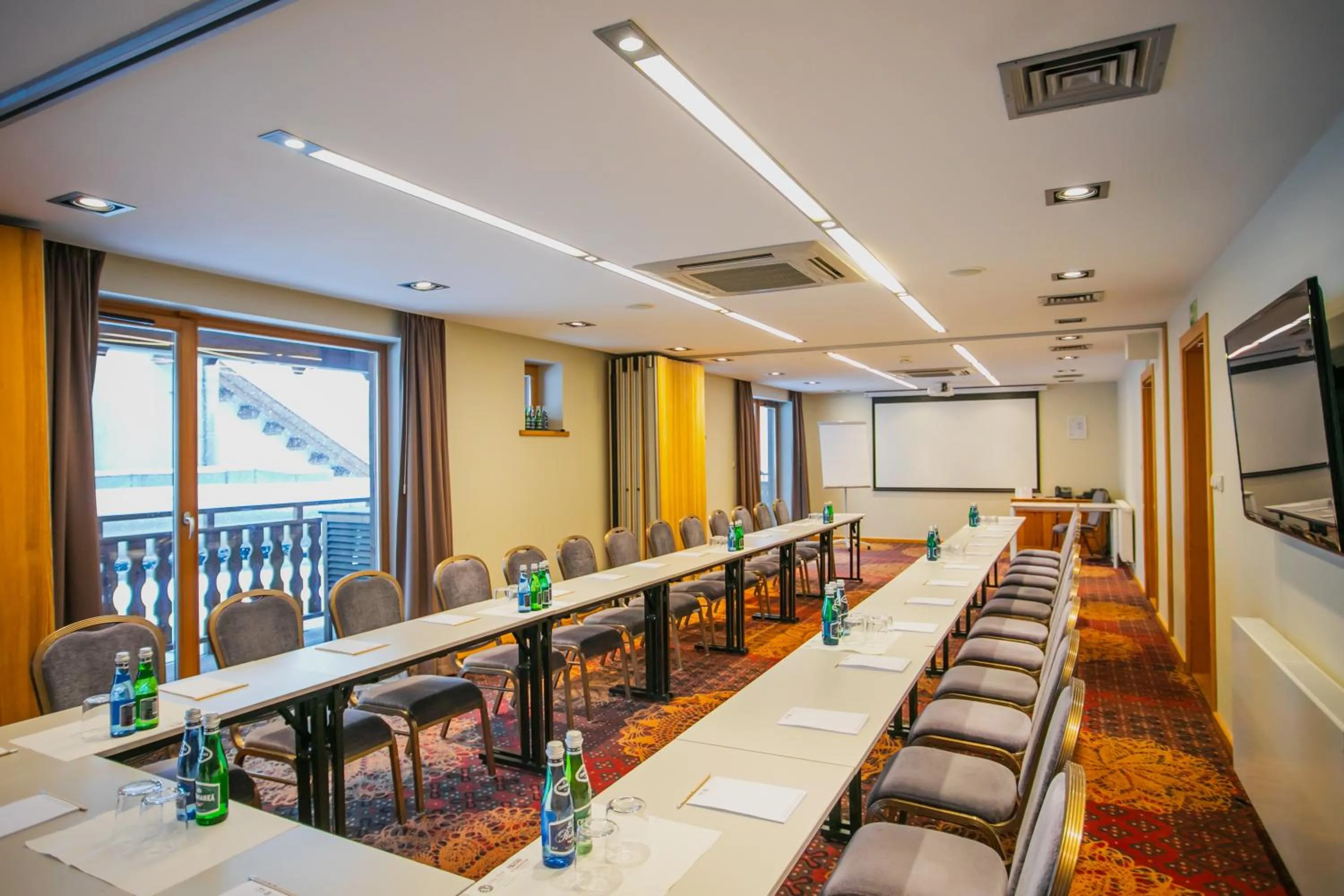 Meeting/conference room in Hotel Głęboczek Vine Resort& Spa