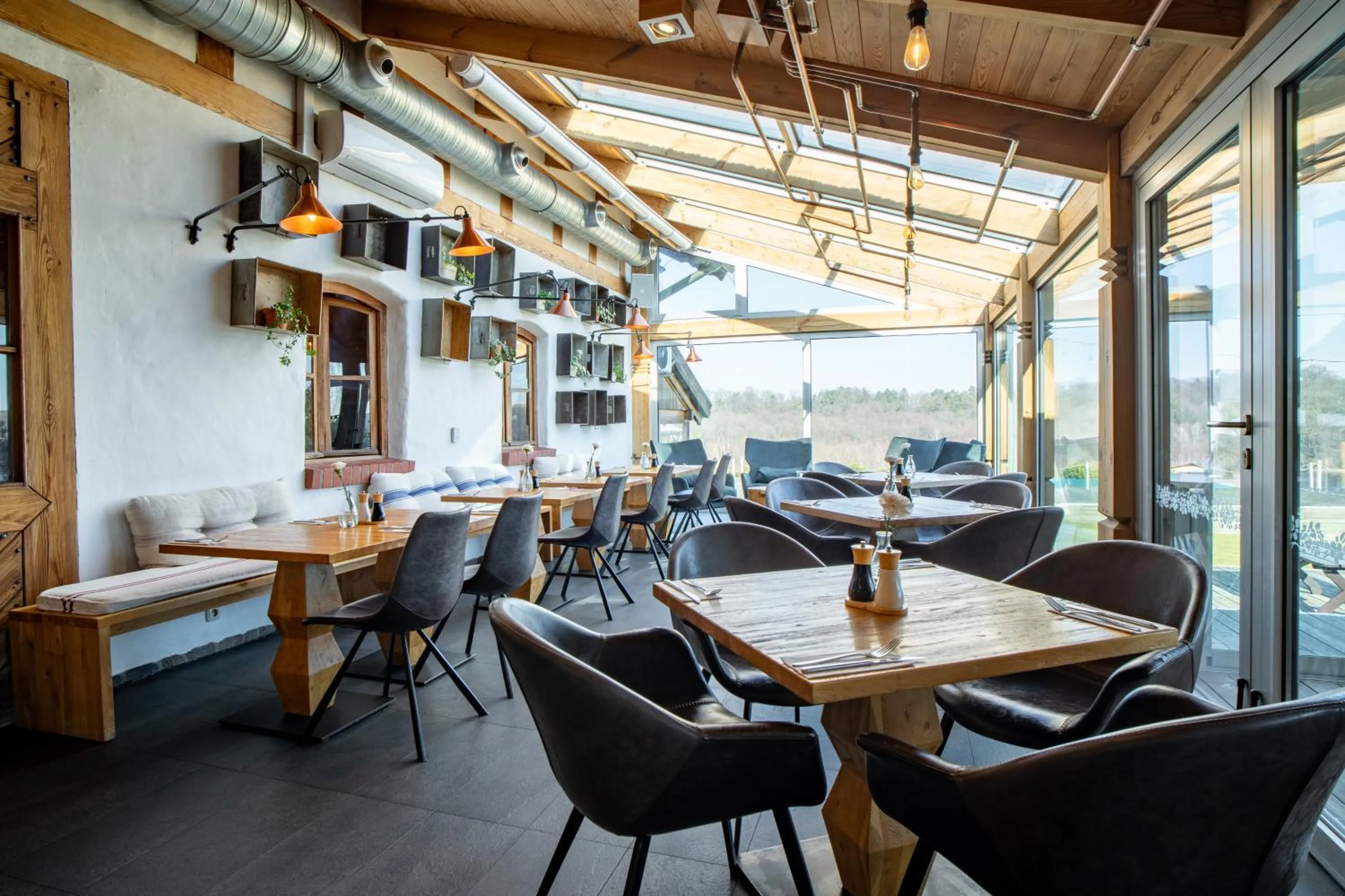 Restaurant/places to eat in Hotel Głęboczek Vine Resort& Spa