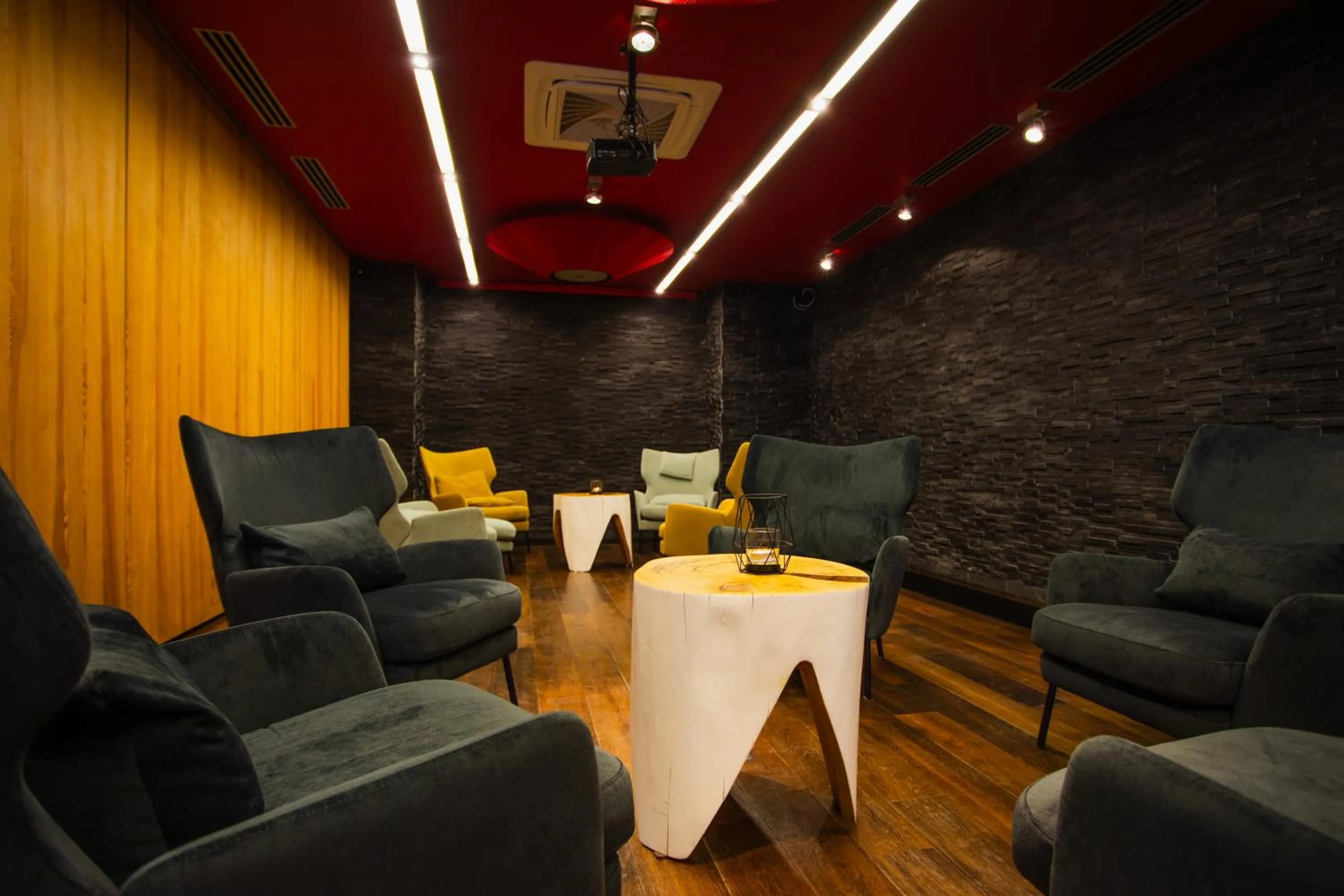 Nightclub / DJ in Hotel Głęboczek Vine Resort& Spa