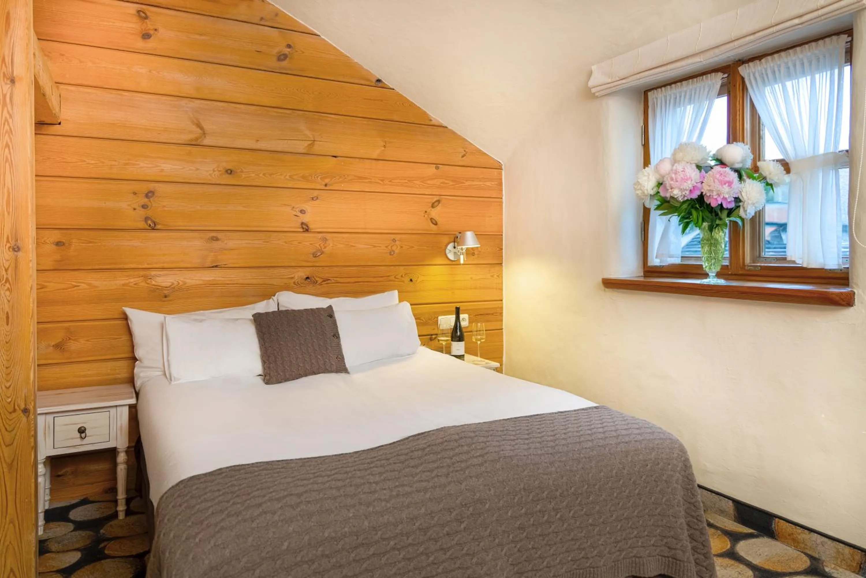 Bed in Hotel Głęboczek Vine Resort& Spa