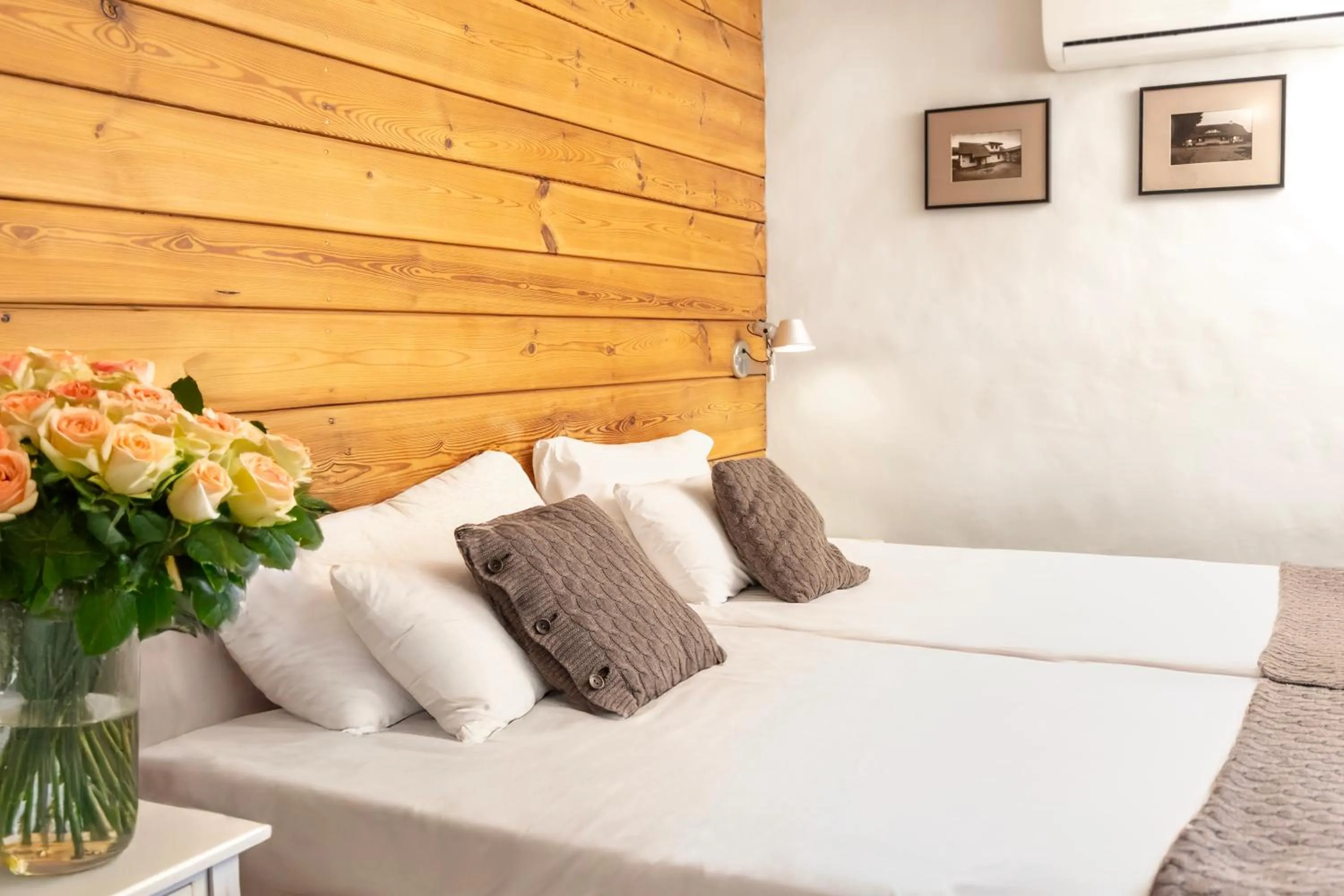 Photo of the whole room, Bed in Hotel Głęboczek Vine Resort& Spa