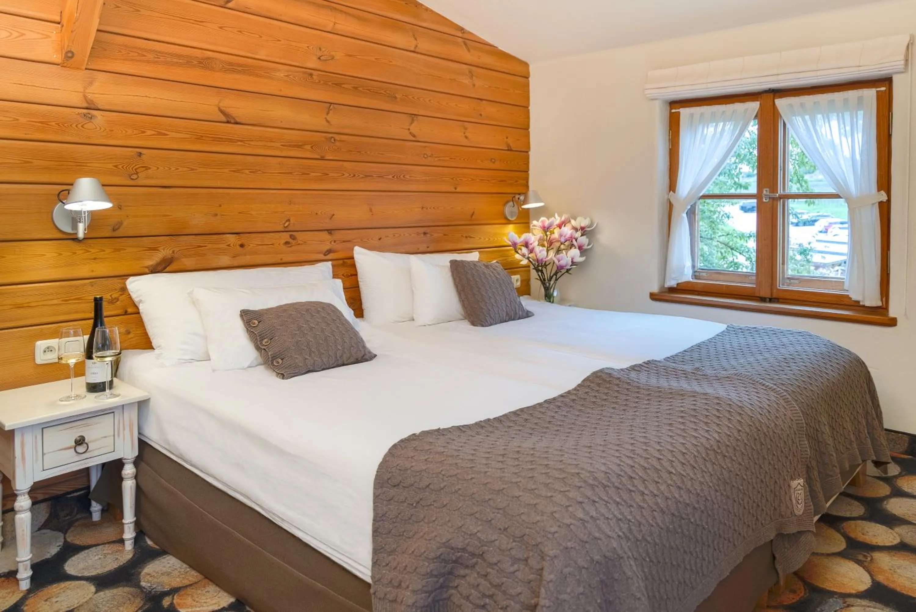 Photo of the whole room, Bed in Hotel Głęboczek Vine Resort& Spa