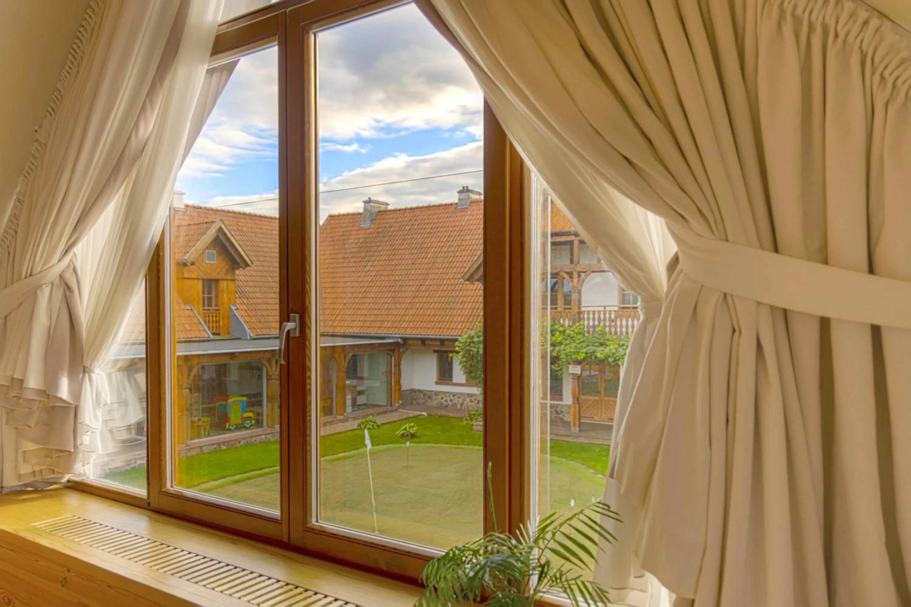 Property building in Hotel Głęboczek Vine Resort& Spa