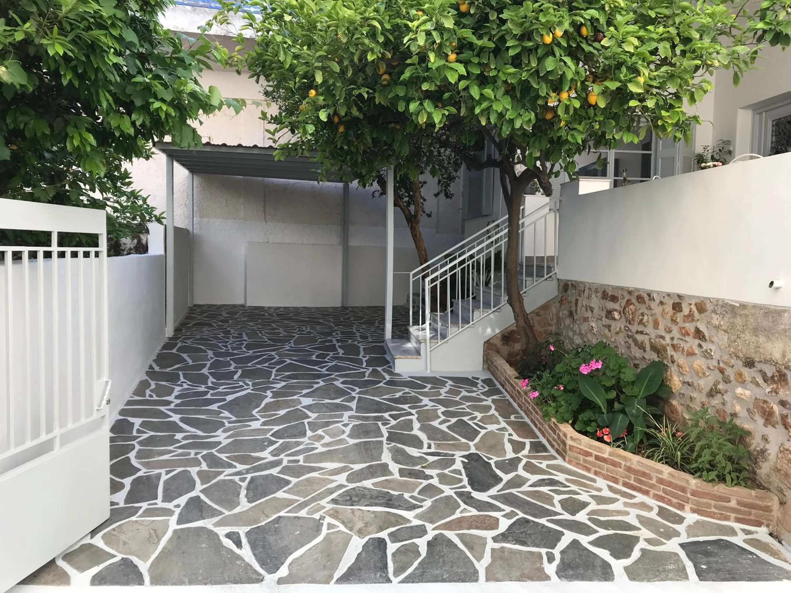 Facade/entrance in Dina's House