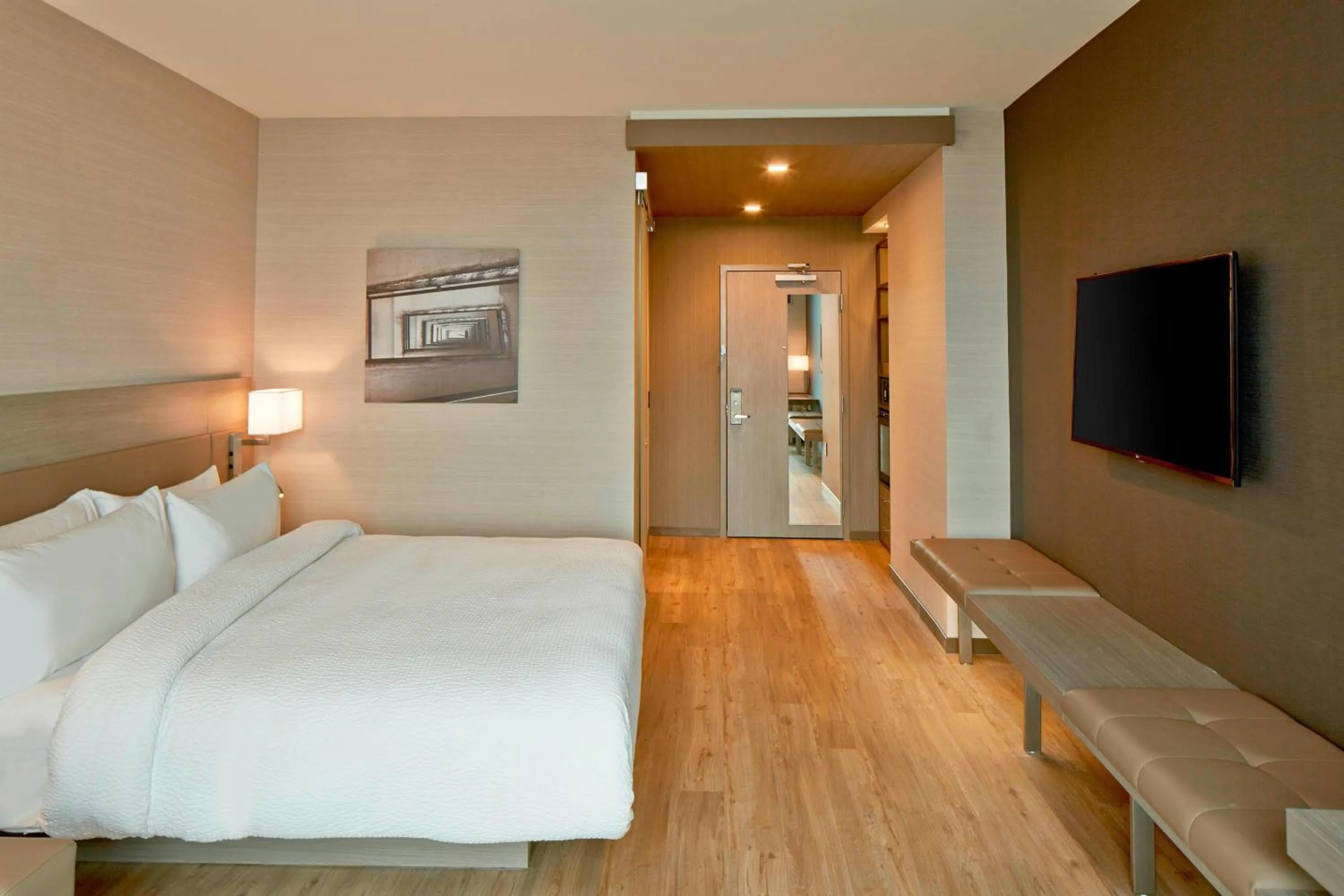 Photo of the whole room, Bed in AC Hotel Columbus Dublin