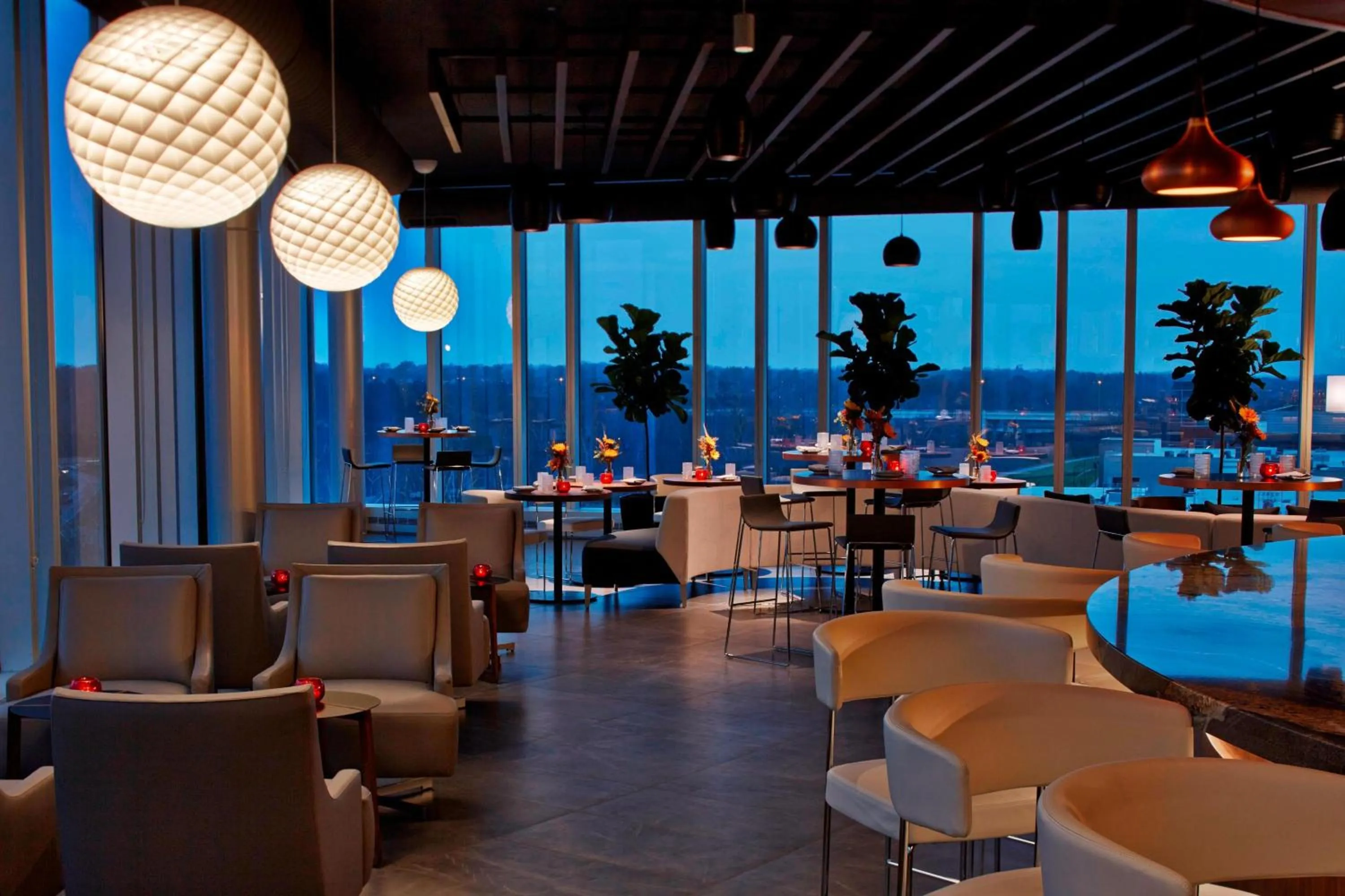 Lounge or bar in AC Hotel Columbus Dublin